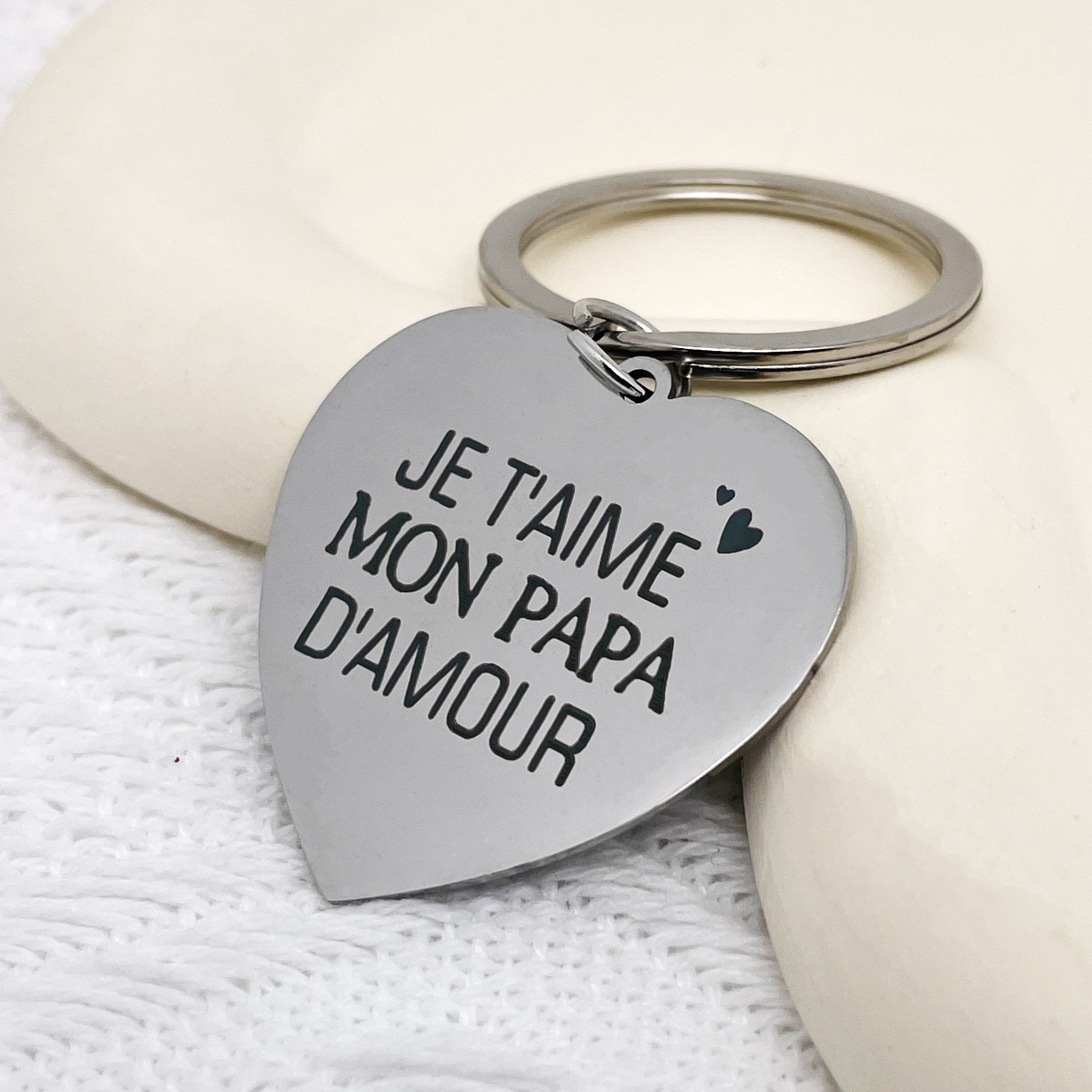 

A Keychain Gift Suitable For Dad, In French. Father's Day, Thanksgiving.