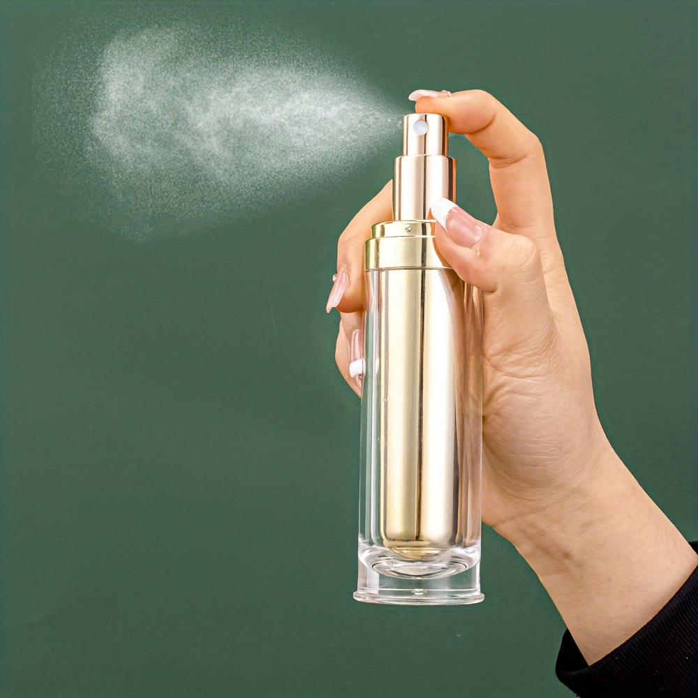 Une bouteille de pulvrisation en * vide de 50 ml, galement connue sous le  nom de bouteille  * fine de 1,76 oz, adapte aux * et aux pulvrisations  ultra-fines. Cet rcipient cosmtique ...