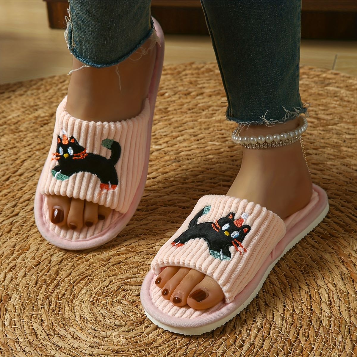 Women's Simple and Cute Lively Striped Home Slip-On Slippers with Cat Design, Comfortable for Both Men and Women