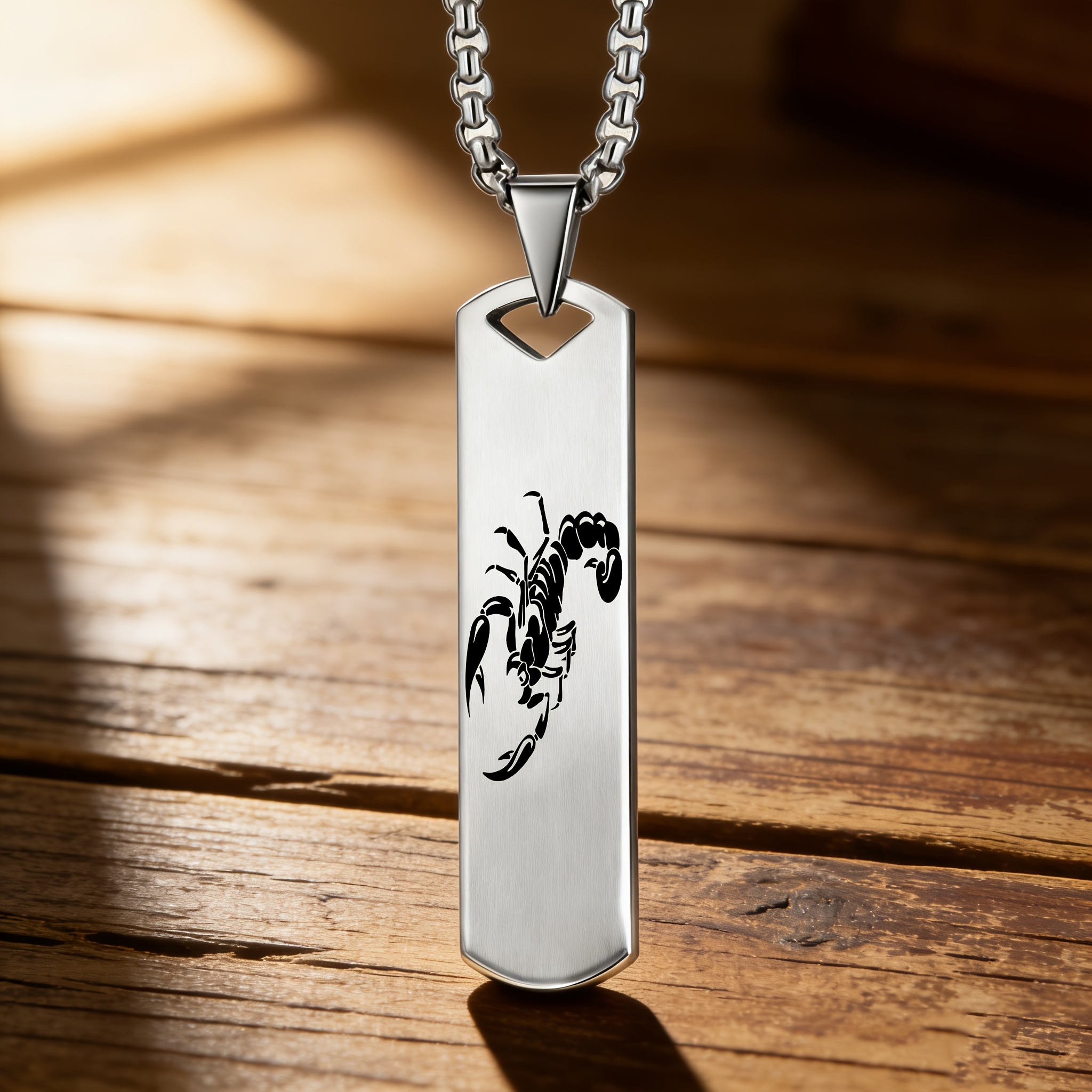 Cool Scorpion Pattern Pendant Necklace, Unisex Gift for Casual Wear