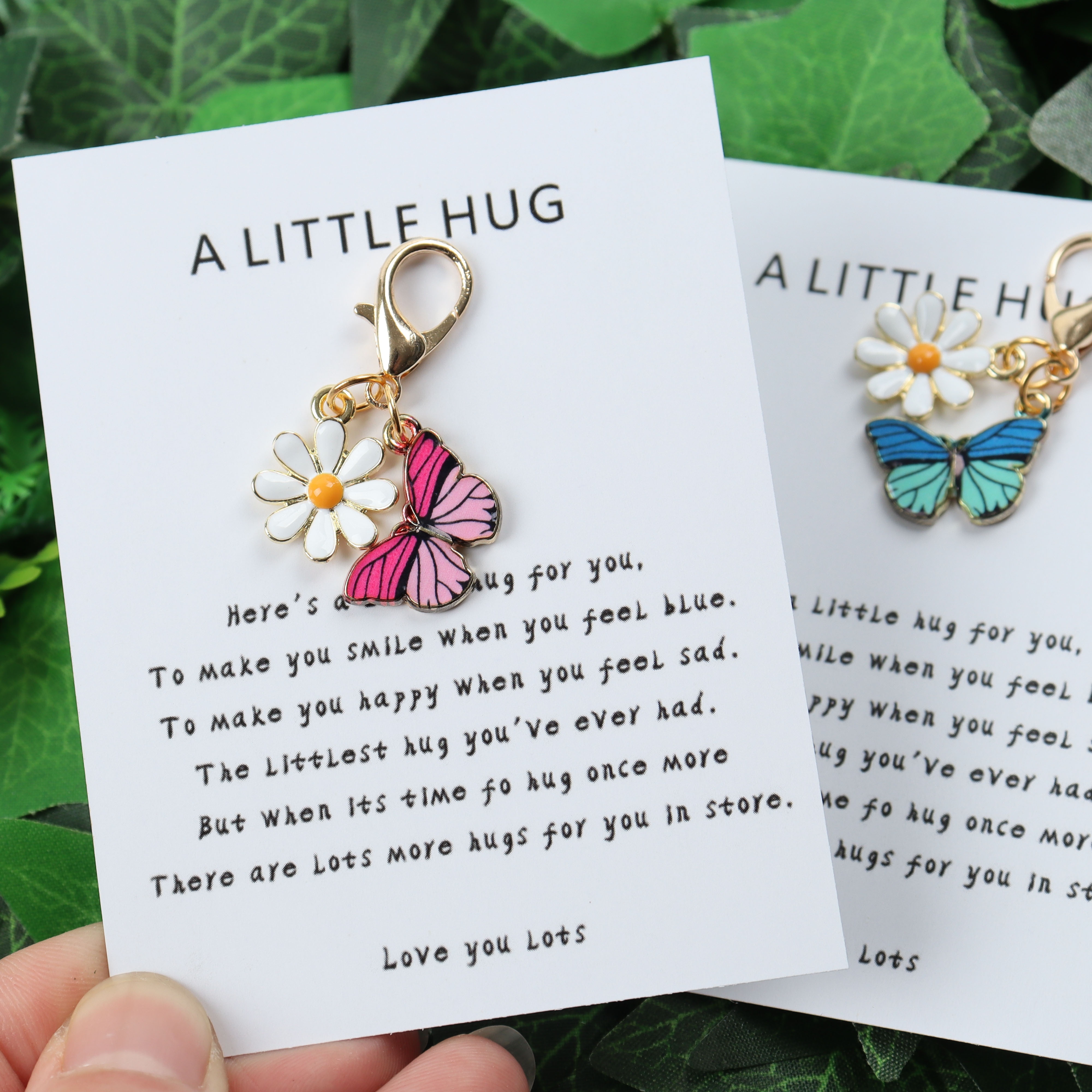 

Lucky Hug Mini Butterfly & White Daisy Keychain - Perfect Gift For Any Occasion - Encouraging Card - Teacher's Day, Valentine's Day, Or Summer/fall Gift - Animal & Floral Design - Invitation Pocket