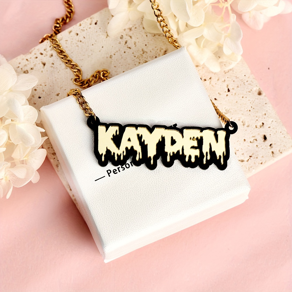TEMU Collar con en Acrílico Personalizado - Placa Dorada Personalizada con Cadena , Diseño de Fuente Goteante para Mujeres, Joyería Diaria para