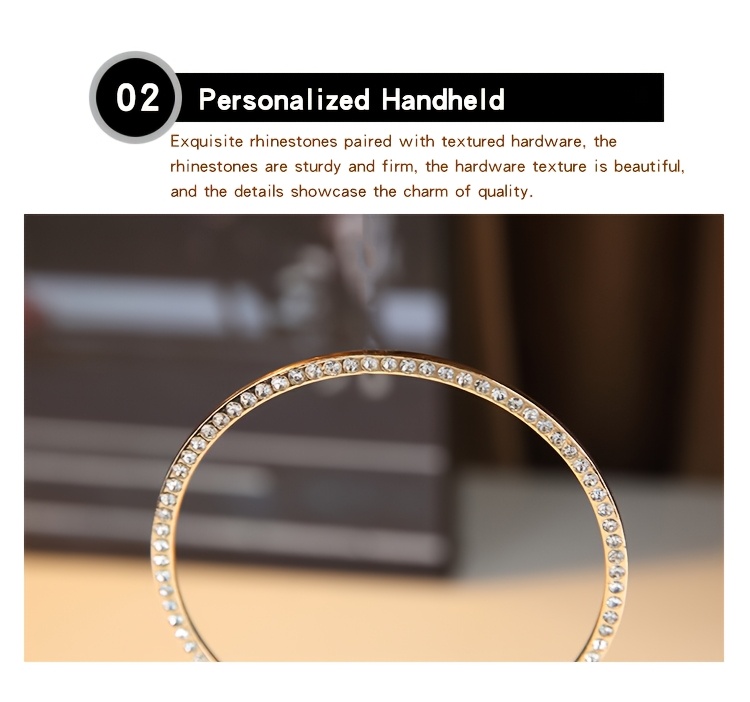 Clutch detail with high fashion look