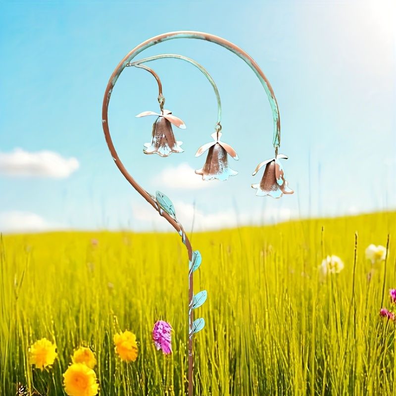 E-shop [3D] Atemberaubend handgefertigter kinetischer Windspiel-Gartenpflock aus Metall – Pflanzenstütze Gartendekoration – Mit Glockenblumenköpfen
