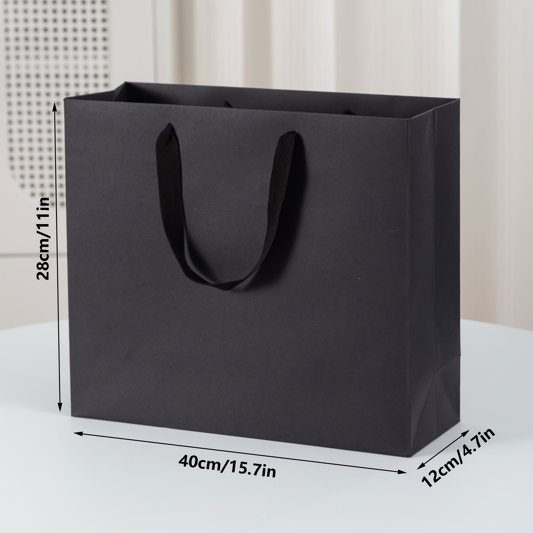 E-shop Geschenk für Sie/Ihn Schwarze Geschenktüten Kraftverpackung Griff Papier Aufbewahrungstasche für Hochzeit Süßigkeiten Geschenktüte mit Griff