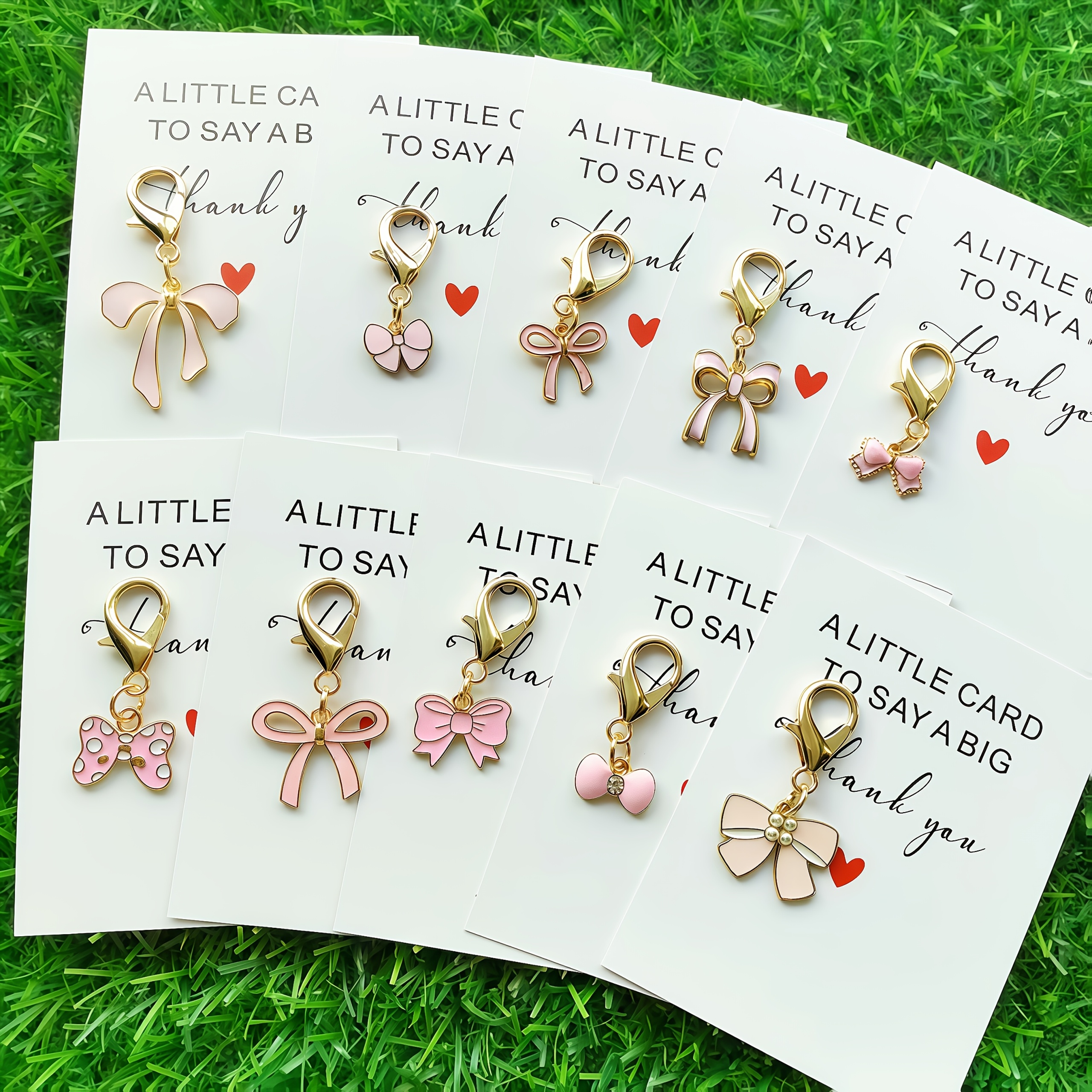 E-shop 10 Stück Romantisches Schlüsselanhänger-Set mit Schleifen-Accessoires Geschenkkarte – Elegantes Rosa Schleifen-Design, Langlebiges Eisen-