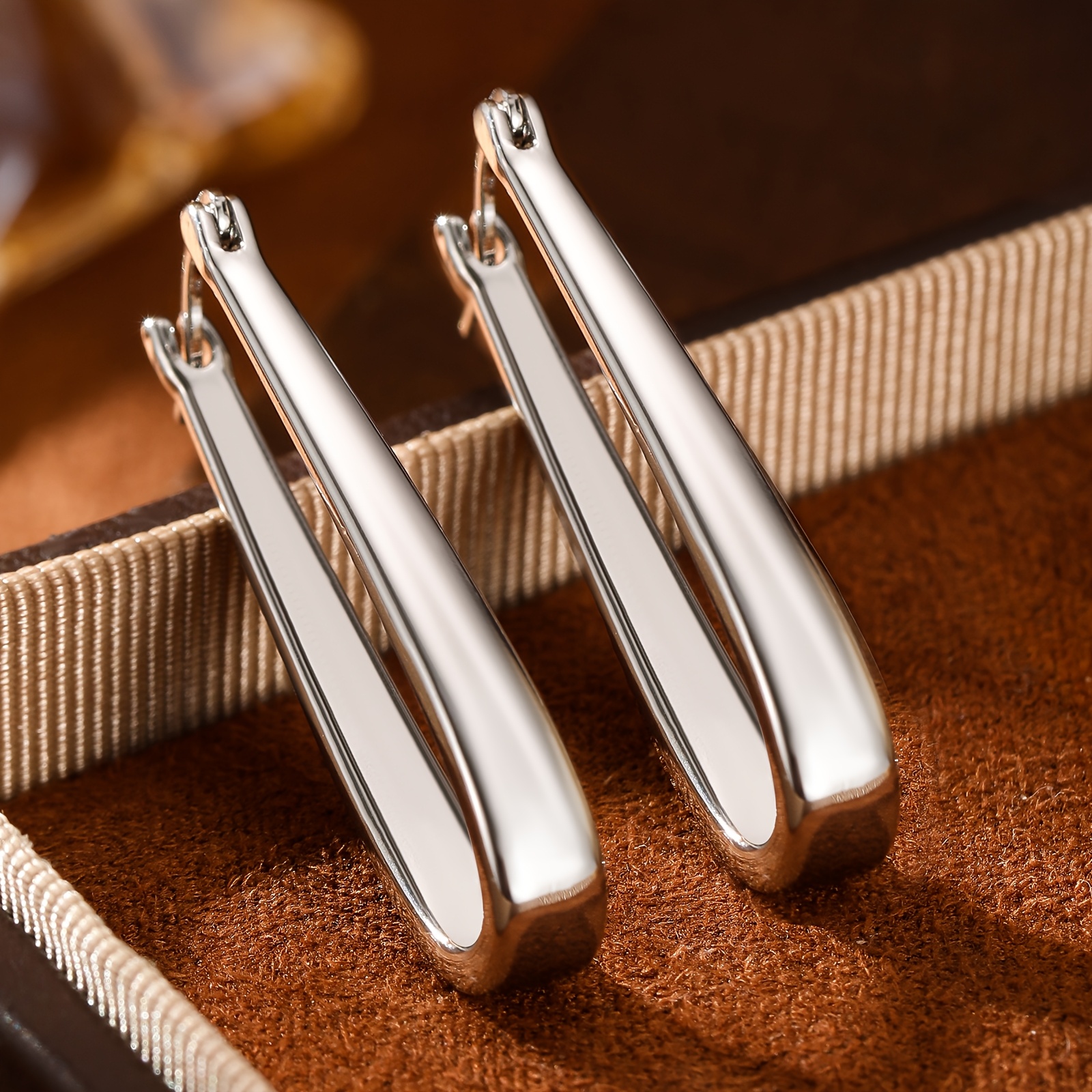 2pcs/pair Copper Plated 14k Golden Minimalist Ear Light Luxury High-end Earrings Cold Texture Oval Fashion Earrings - Suitable For To