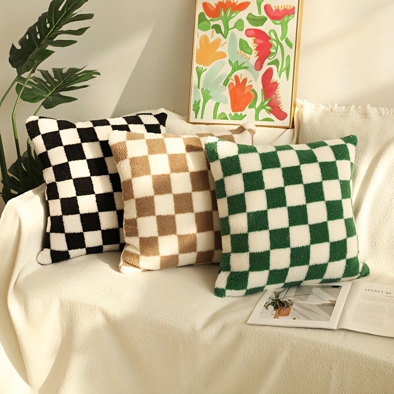 

1pc, Retro Style Velvet Plaid Throw Pillow Covers, 18x18 Inch, Soft Decorative Cushion Cases For Living Room Sofa Decor, Vintage Checkered Design In Black, White, Beige & Green