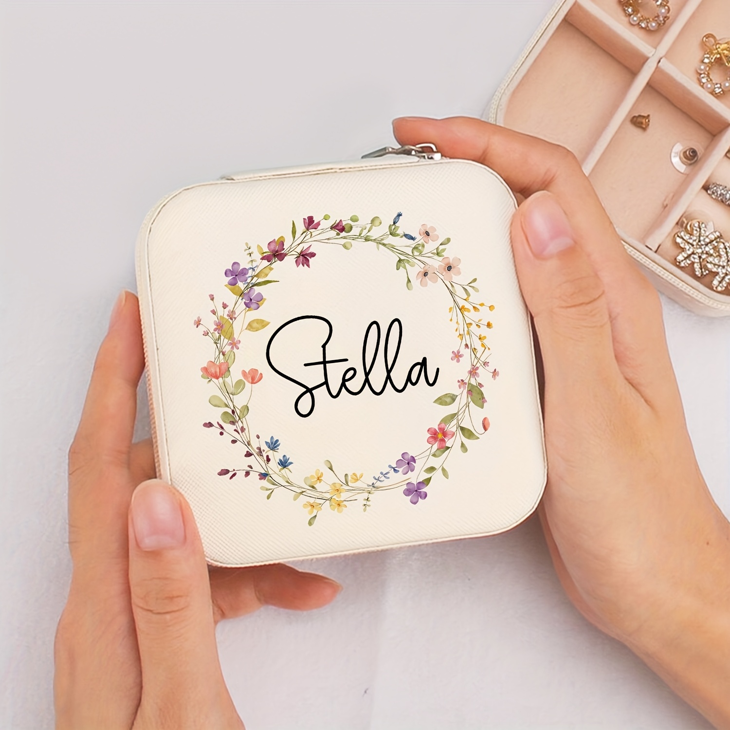 TEMU Boîte à bijoux personnalisable avec couronne de nom de famille - Boîte de rangement de voyage blanche beige sur mesure avec fermeture éclair et