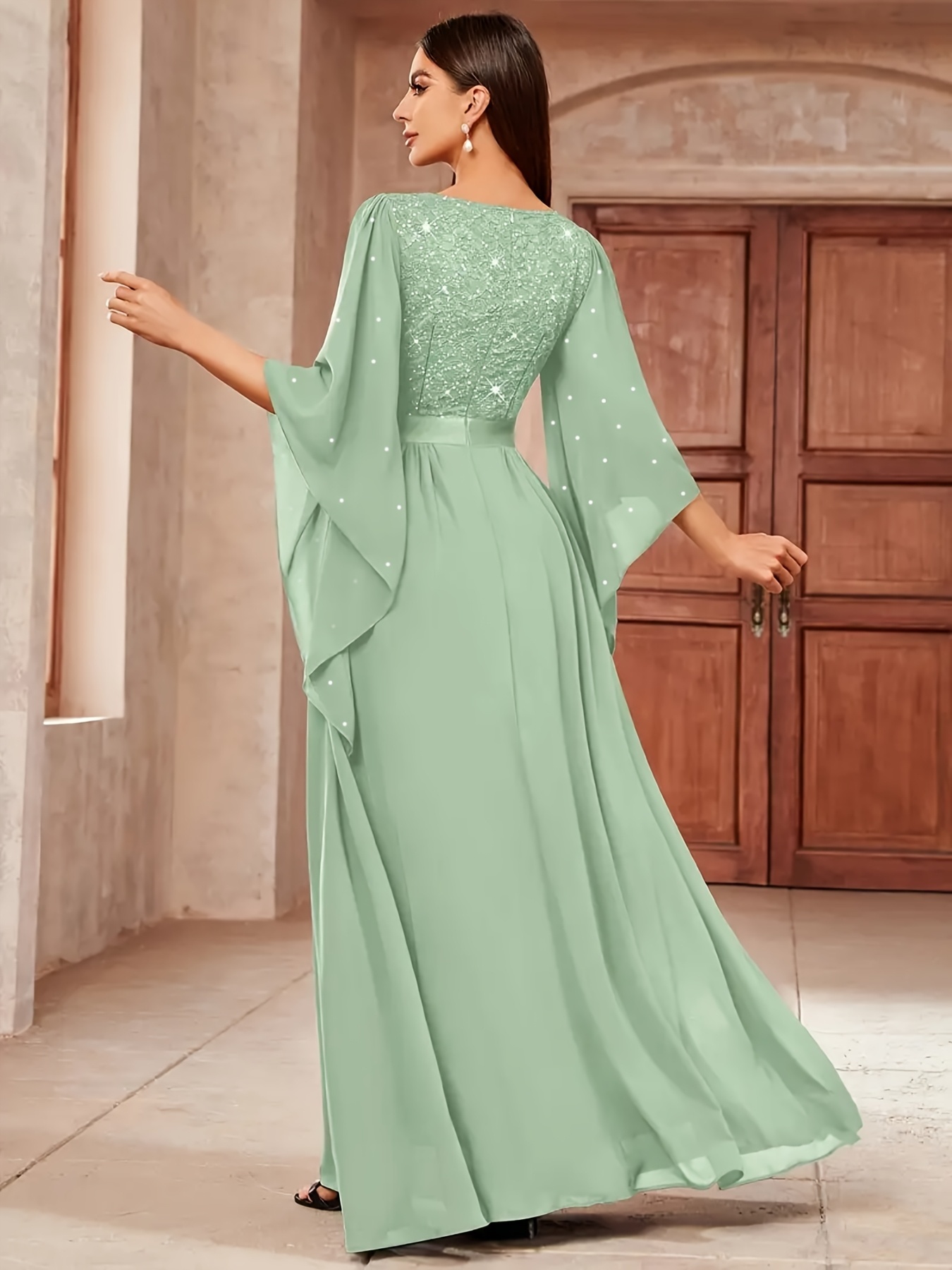 Elegant Women's V-neck Lace-trimmed Chiffon Banquet Gown, Suitable for Parties, Dinners, and Weddings