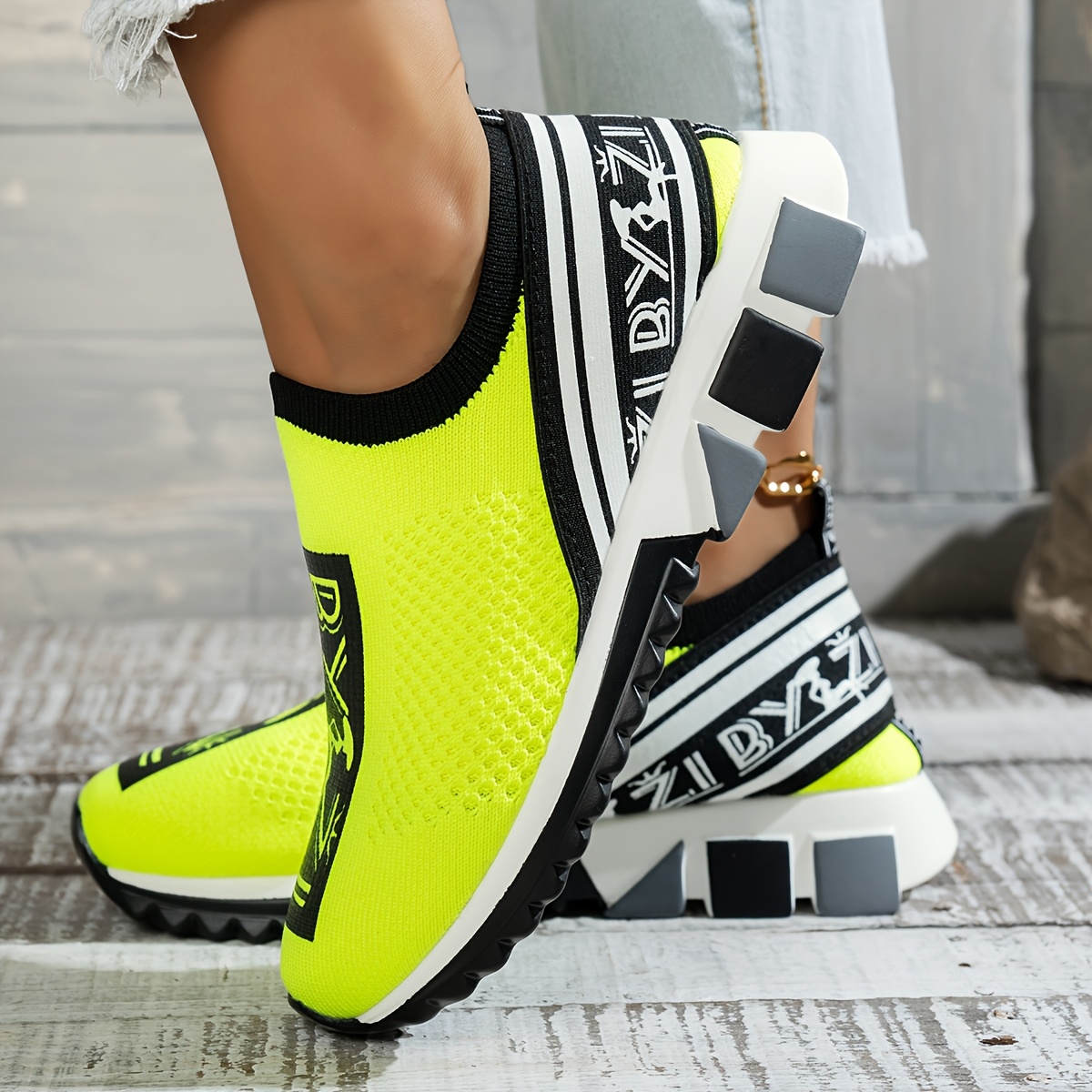 black and lime green sneakers sold on Temu United States display picture 3