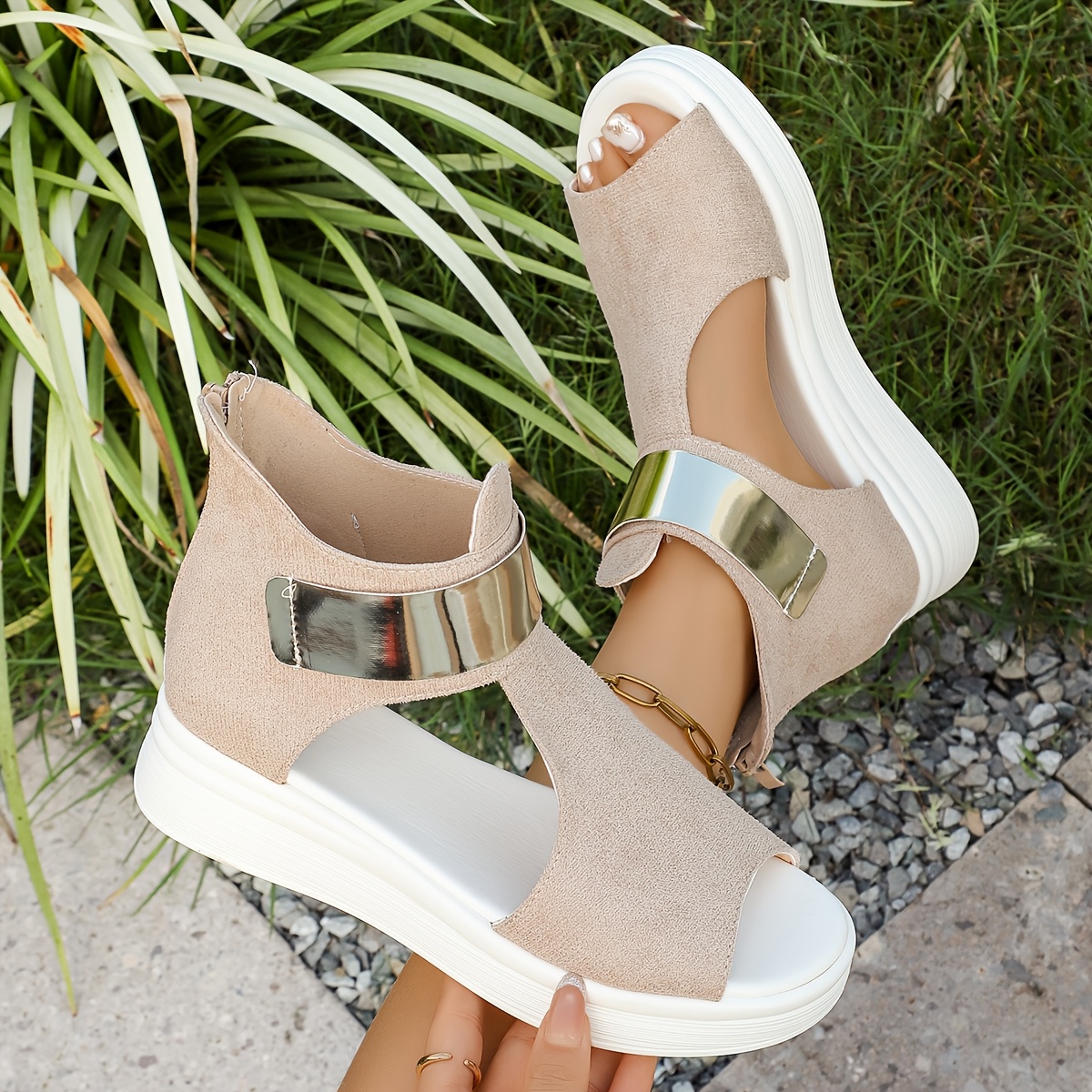 Women's Plus Size Retro Thick Sole Ankle Strap High Heel Sandals
