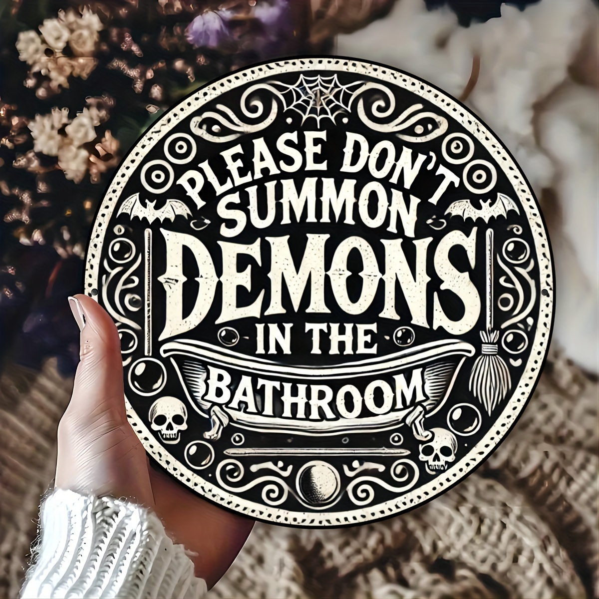 

1pc, Gothic Style Bathroom Sign "please Summon In The Bathroom", Fun Outdoor Decor, Gothic Room Aluminum Sign, 8x8inch, Art Craft Tool, Aluminum Foil Carving