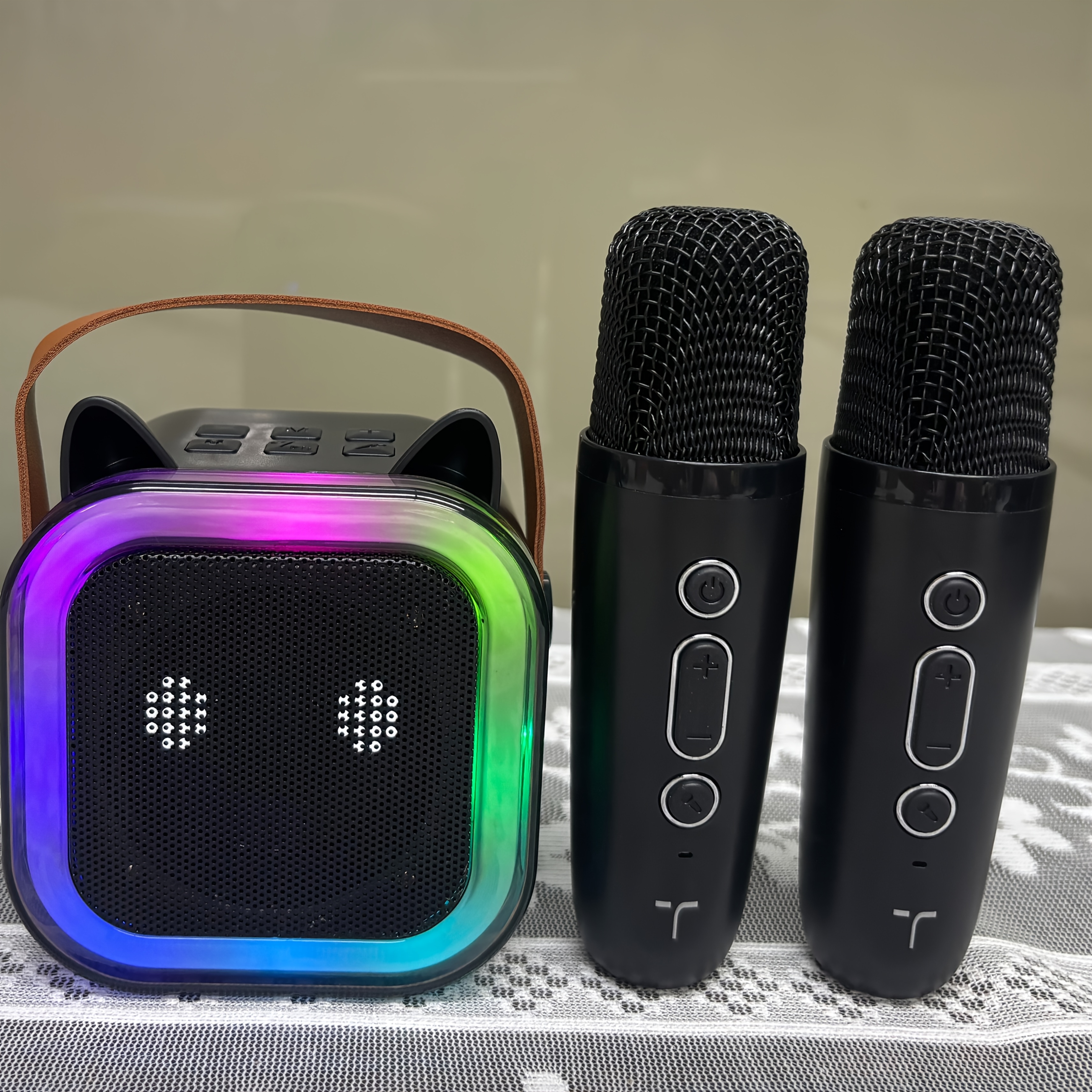 2 Kablosuz Mikrofonlu Mini Karaoke Makinesi, Ses Değiştirici ve LED Işıklı Taşınabilir Hoparlör – Gençler ve Yetişkinler İçin Mükemmel Hediye, Kızlar ve Erkekler için İdeal Doğum Günü Hediyesi