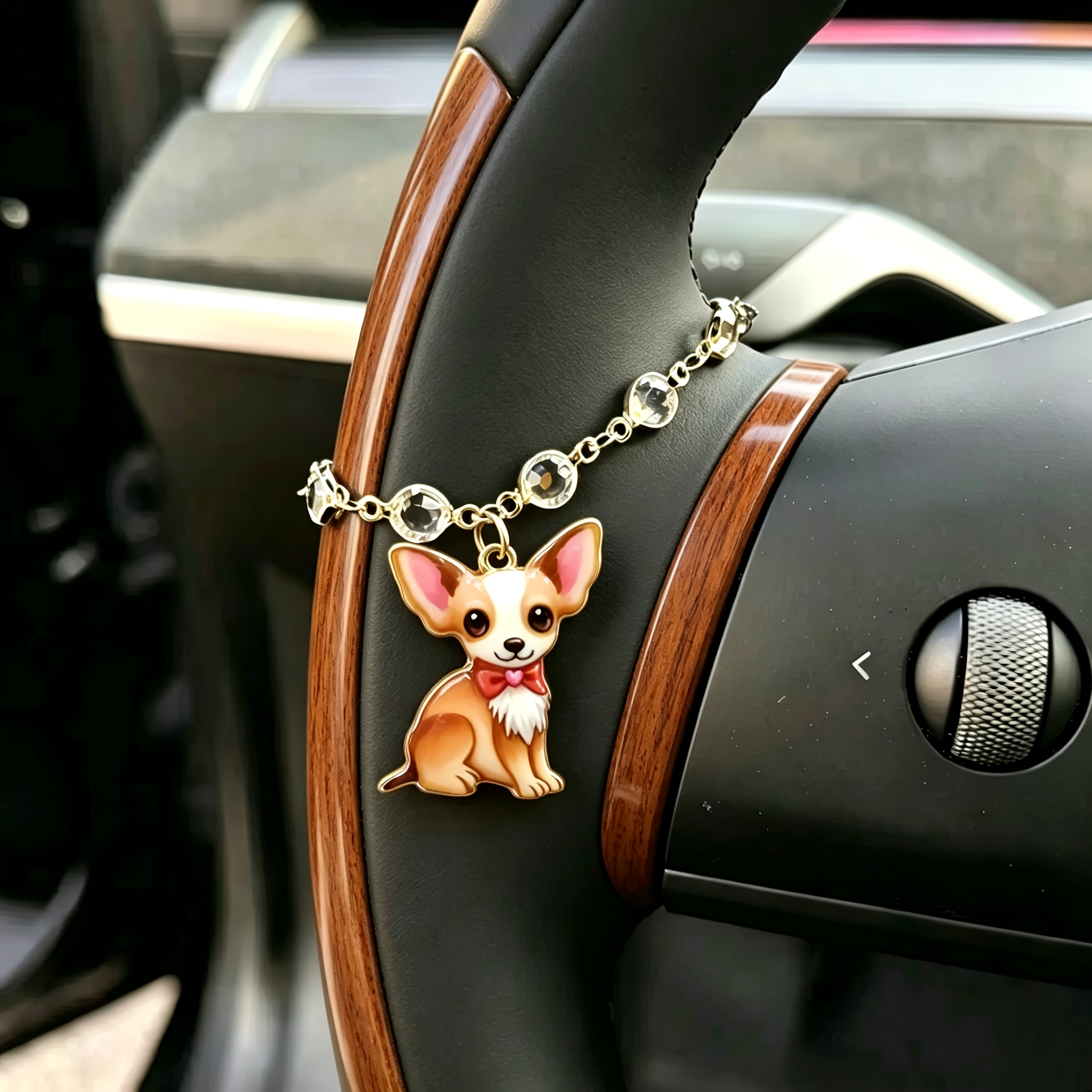 1pc, Sparkling Pendant, Cute Chihuahua, Car Steering Wheel Decoration, Car Ornaments, Exquisite And Elegant Fashion, Interior Decoration, Gifts For , Small Party Gifts, Valentine's Day Gifts.