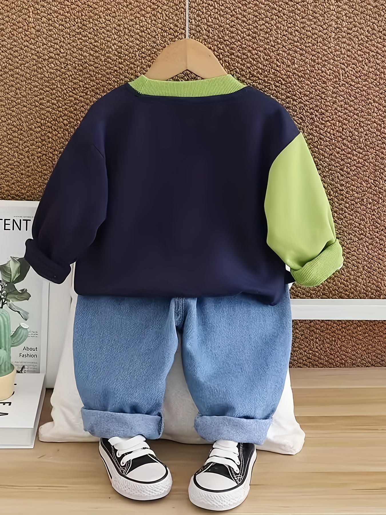 spring and autumn new boys set fashionable casual crocodile printed round neck hoodie for boys and   two piece set   outdoor Product details 3