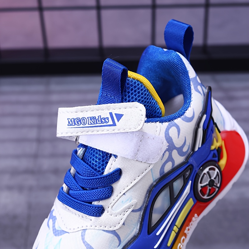 2025 Lente Nieuwe Stijl Verlichte Schoenen voor Jongens en Meisjes, Cartoon Hardloopschoenen met Verlichting, Geschikt voor Jongens van 1-6 jaar.