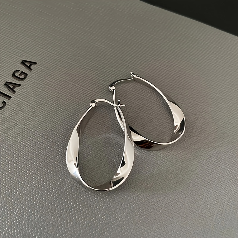 1 Pair Fashion Mobius Irregular Earrings Temperament Exquisite Easy Oval Geometric Ear Clips Light Luxury Elegant High-end Ear Hoops Suitable For Women' Party, Date, Outing