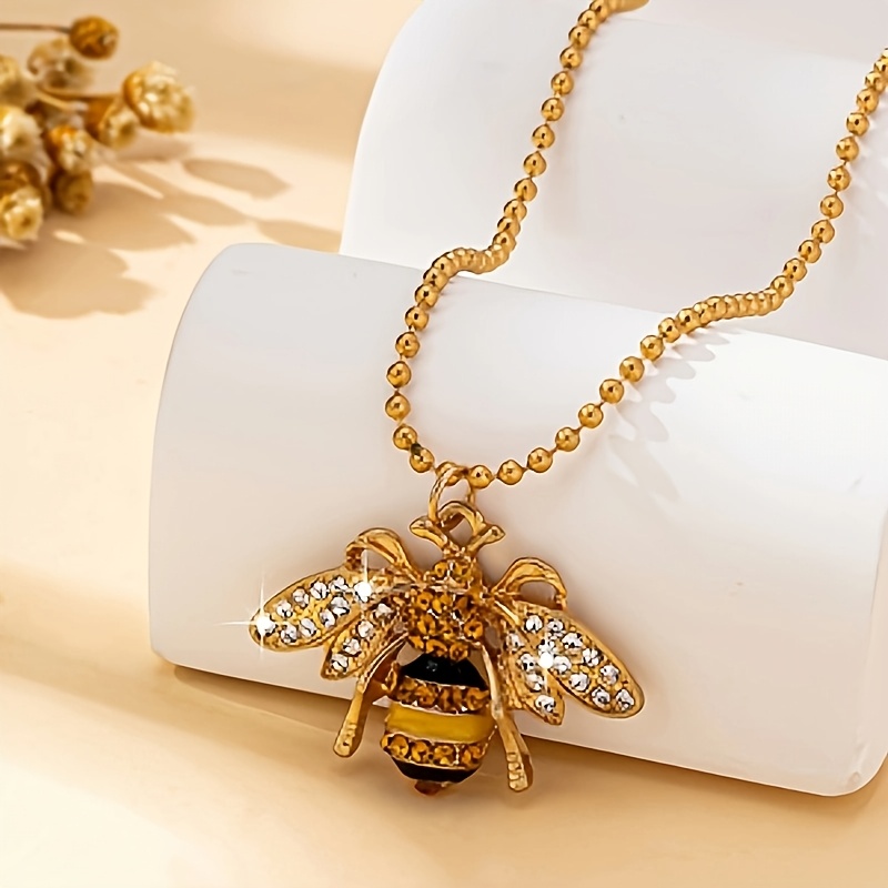 TEMU A Trendy And Versatile Pendant Necklace For Women Featuring A , Perfect For Spring And Summer Casual Wear