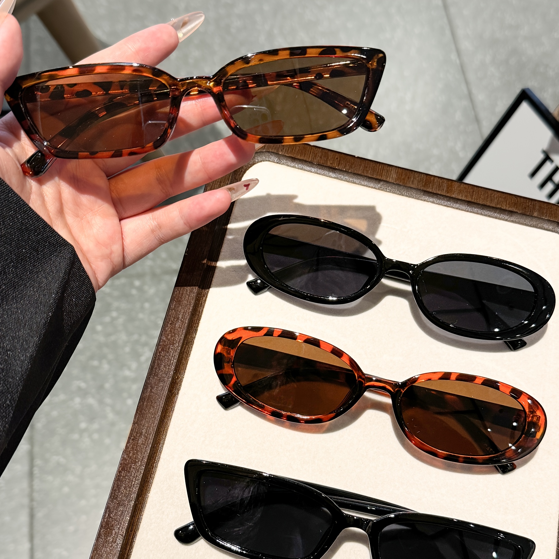 4pcs stylish womens glasses classic retro mixed frame set  display picture 2