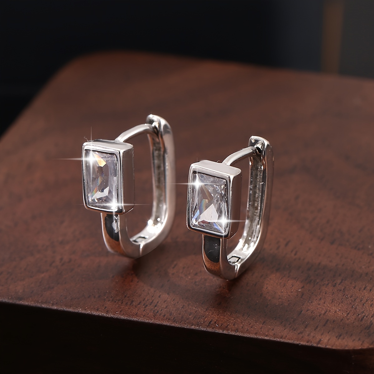 TEMU 1 Pair Of Temperament Simple Copper Inlaid Synthetic Geometric U-shaped Ear Versatile Retro Women's Earrings For Daily Wear