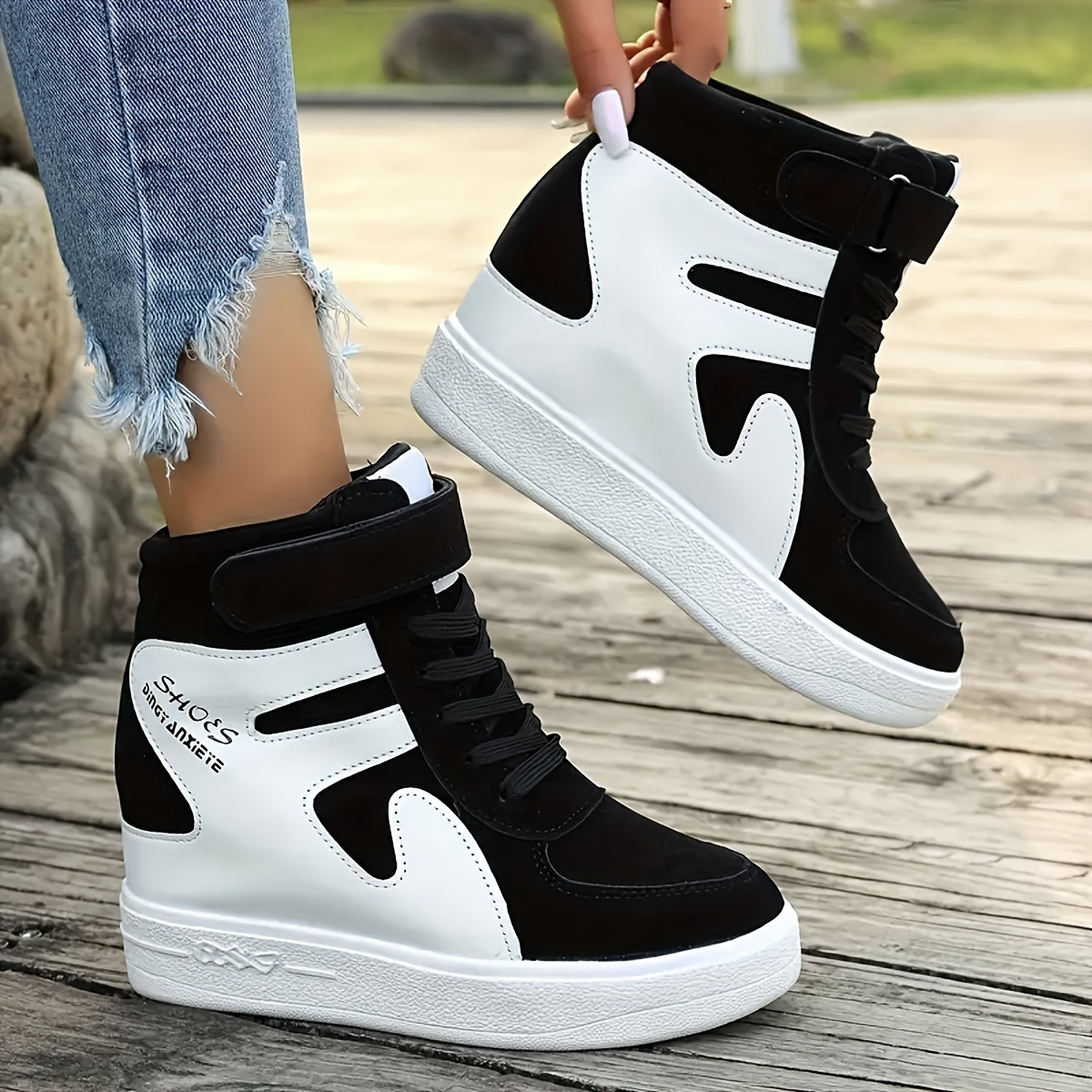 

Women's High-top Sneakers - Comfortable, Fashionable Lace-up Running Shoes With Platform For Height & Outdoor Wear