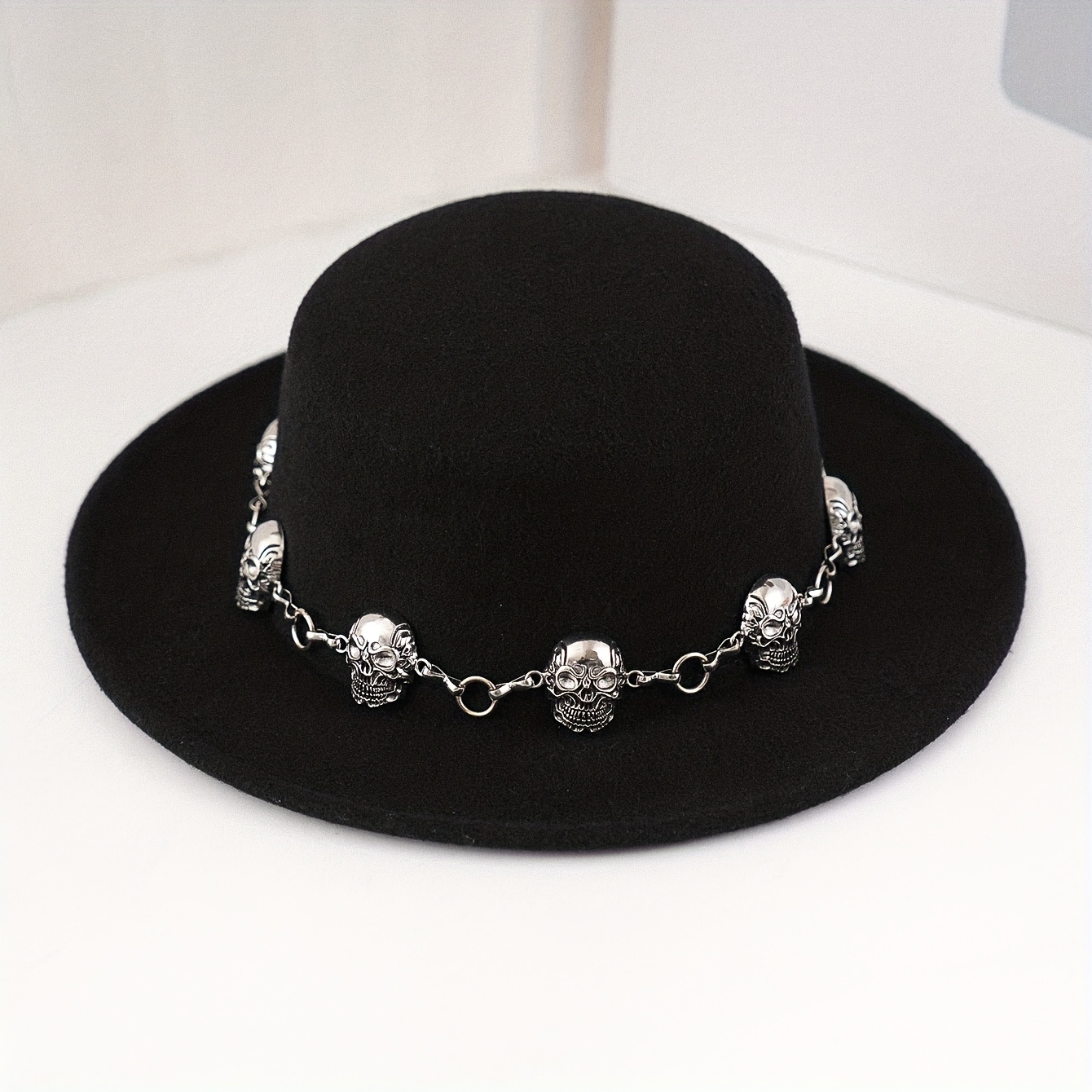 E-shop 1 Stück Einzelne Runde Krempe Fedora Filzhut Panama Hut, 3D Totenkopf-förmiges Band Accessoire, Einzigartiges Vintage, Neuer Trend, Geeignet für