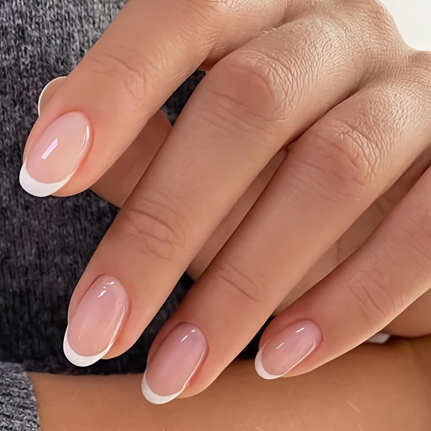 E-shop Nageldesign im französischen Stil, kurze ovale Kunstnägel, 32-teiliges Set, 16 Größen, Nude-Farbe, Frühlingsgeschenk für Frauen