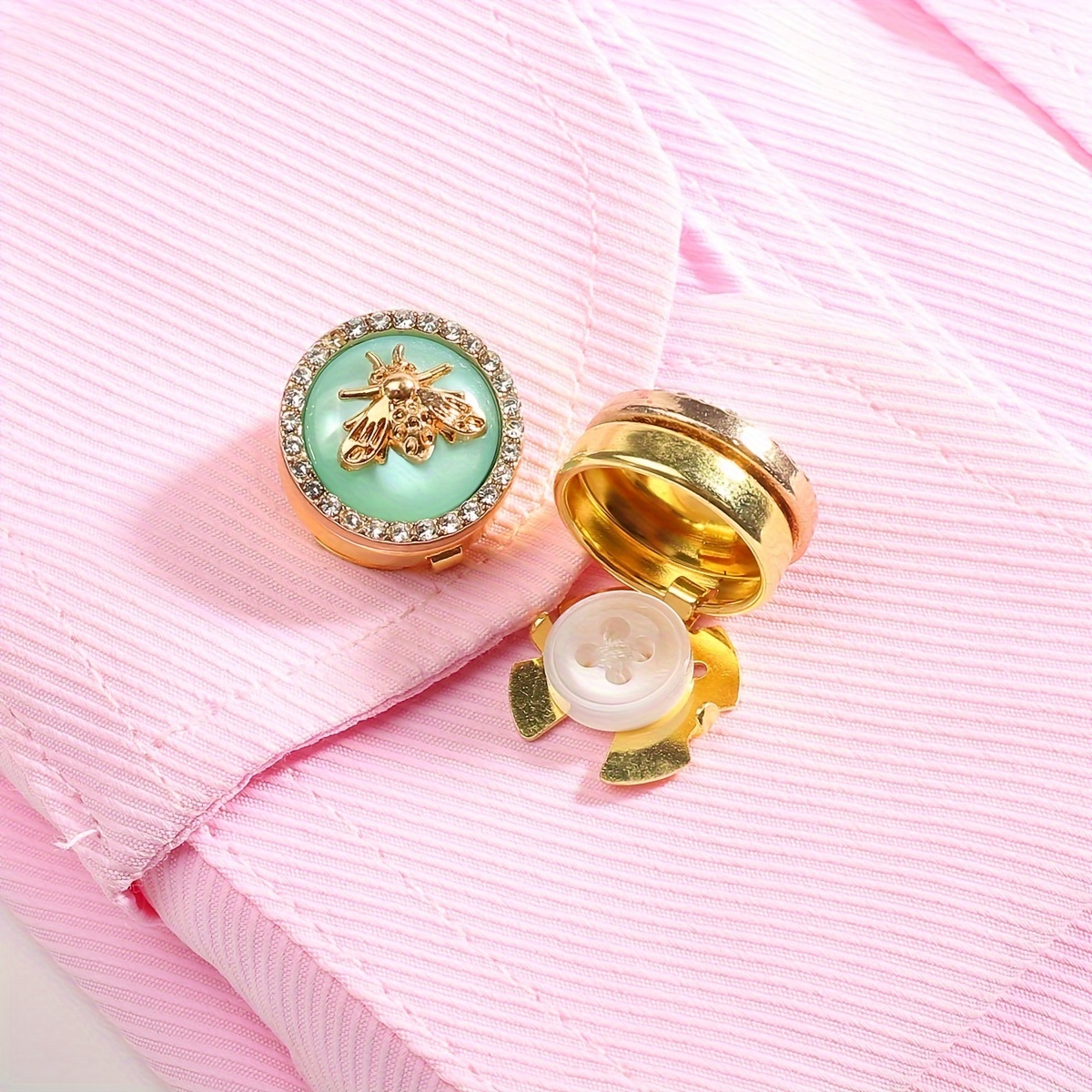 

2pcs Exquisite Bee-shaped Rhinestone Cufflinks For - No-sew Button Luxurious , , In , ,