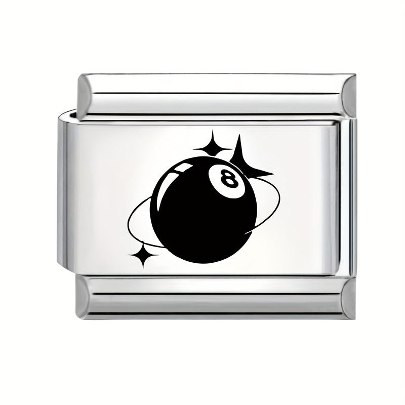 E-shop Ein schwarz-weißes, graviertes Modeaccessoire mit niedlichen Retro-Cartoon-Designs von Planeten, Schmetterlingen, Sternen und Herzen, für