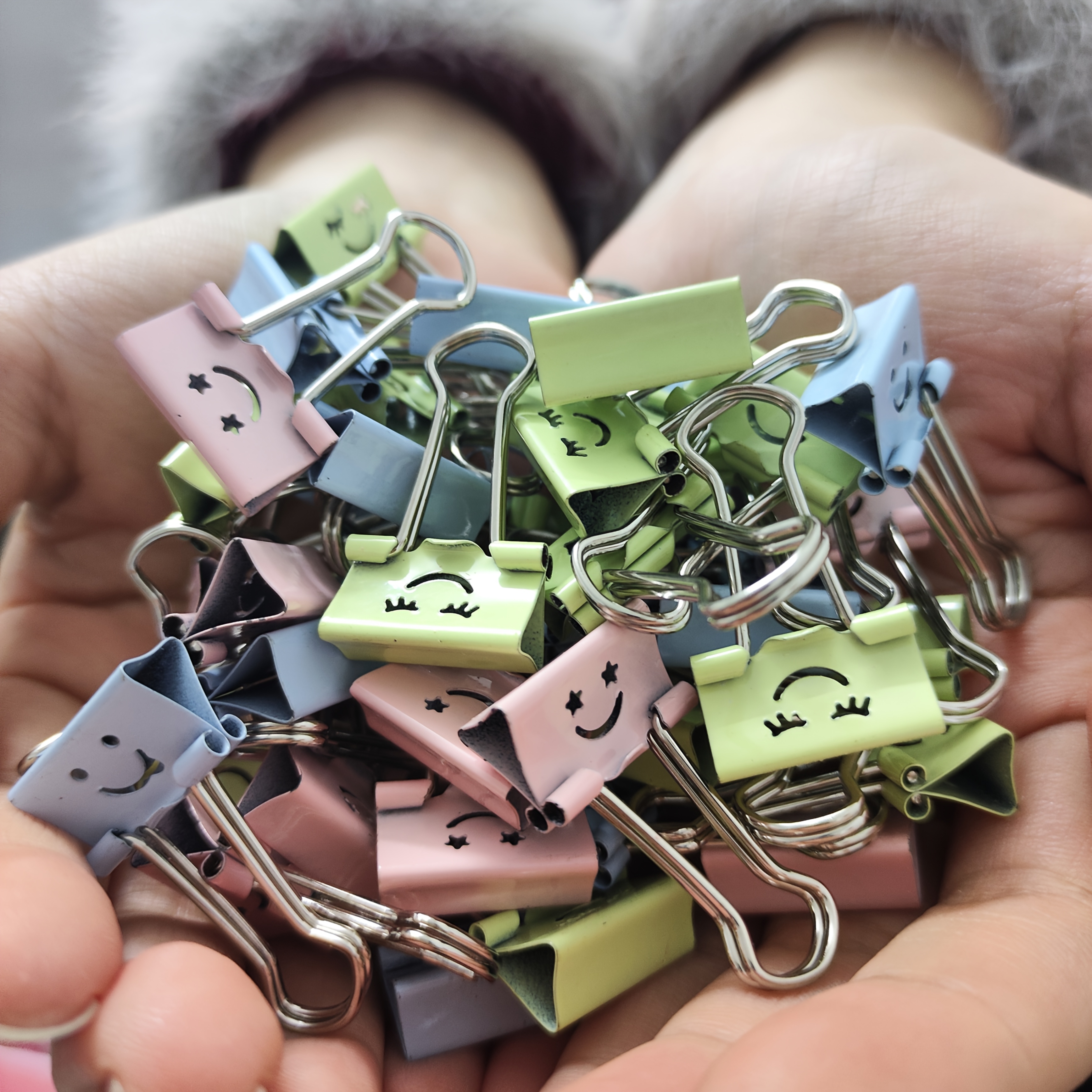 Image of 50pcs Multicolor Cartoon Face Paper Clips, Stainless Steel Office Clips, Creative Binder Clips, For Organizing And Crafting, Random Style