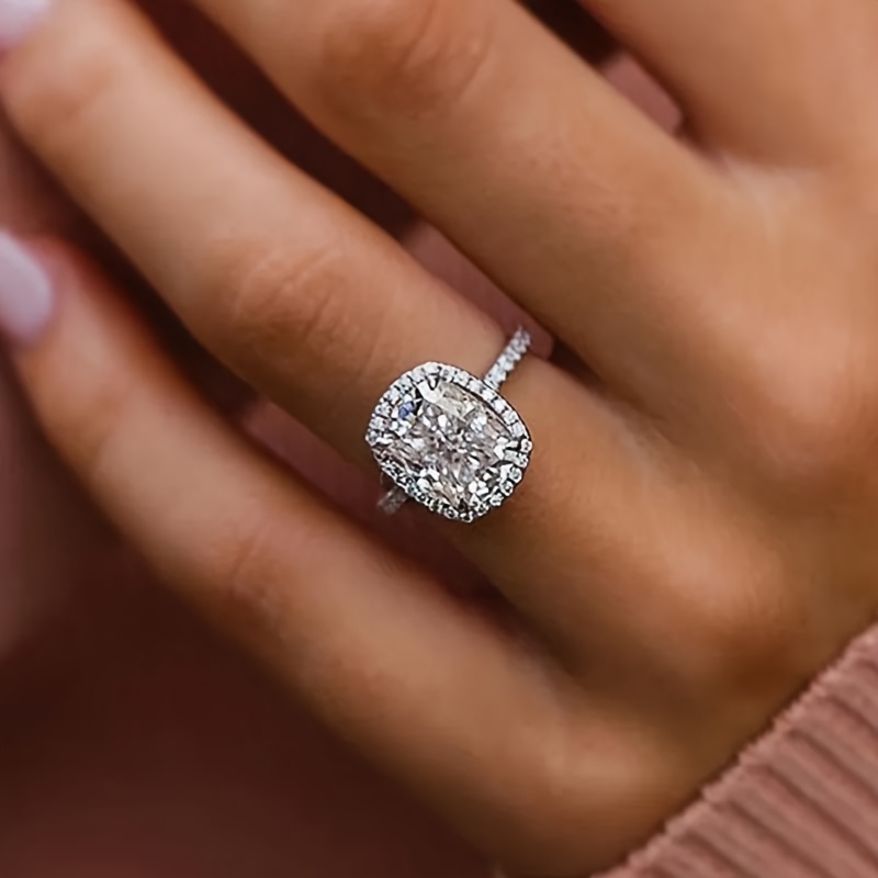 Women's Shimmering Oval-Shaped Stackable Ring, Wedding & Engagement