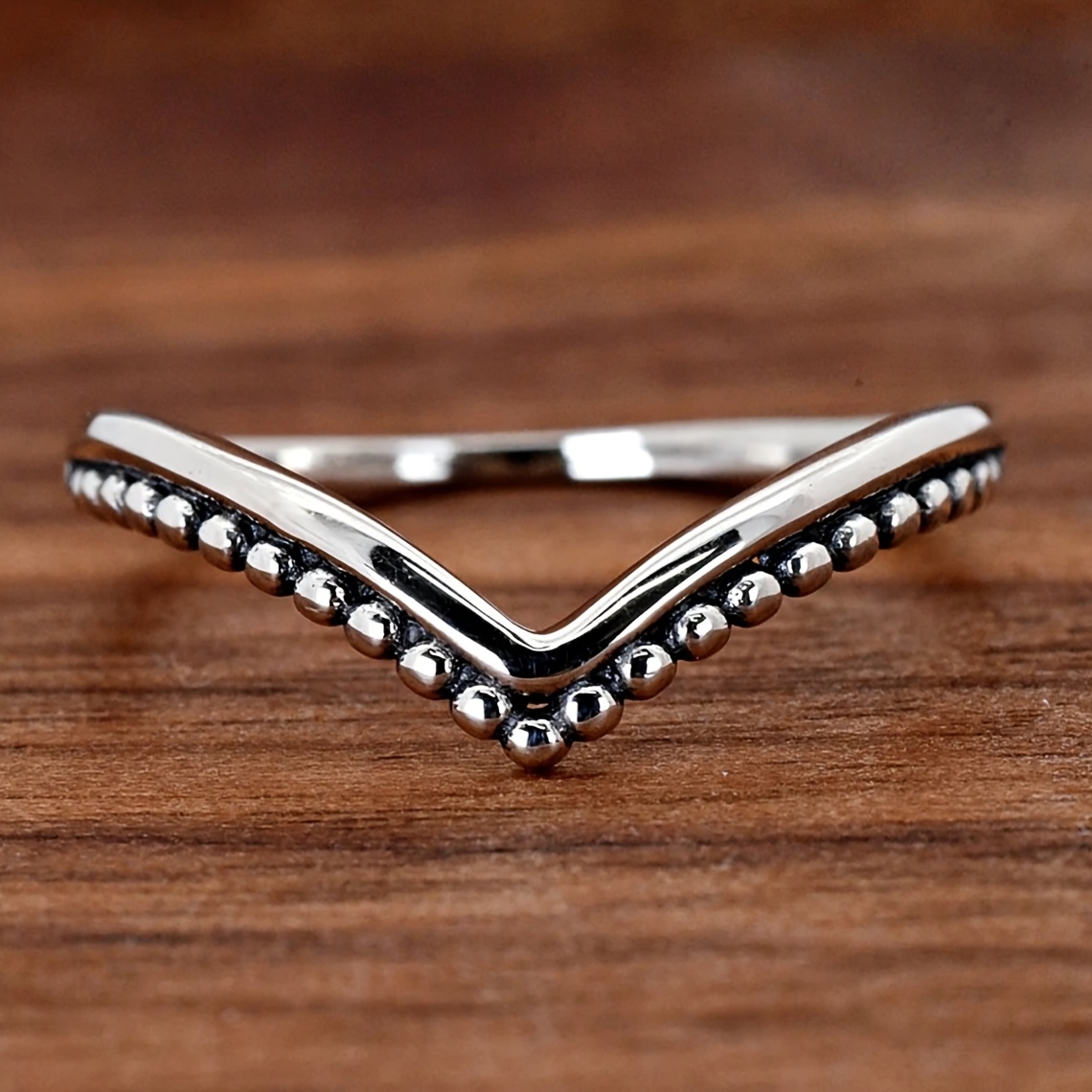 E-shop Einfache runde Kugelringe V-förmige Kronenringe für Damen Party Urlaub Vintage Ringe Schmuck (Ohne Box)