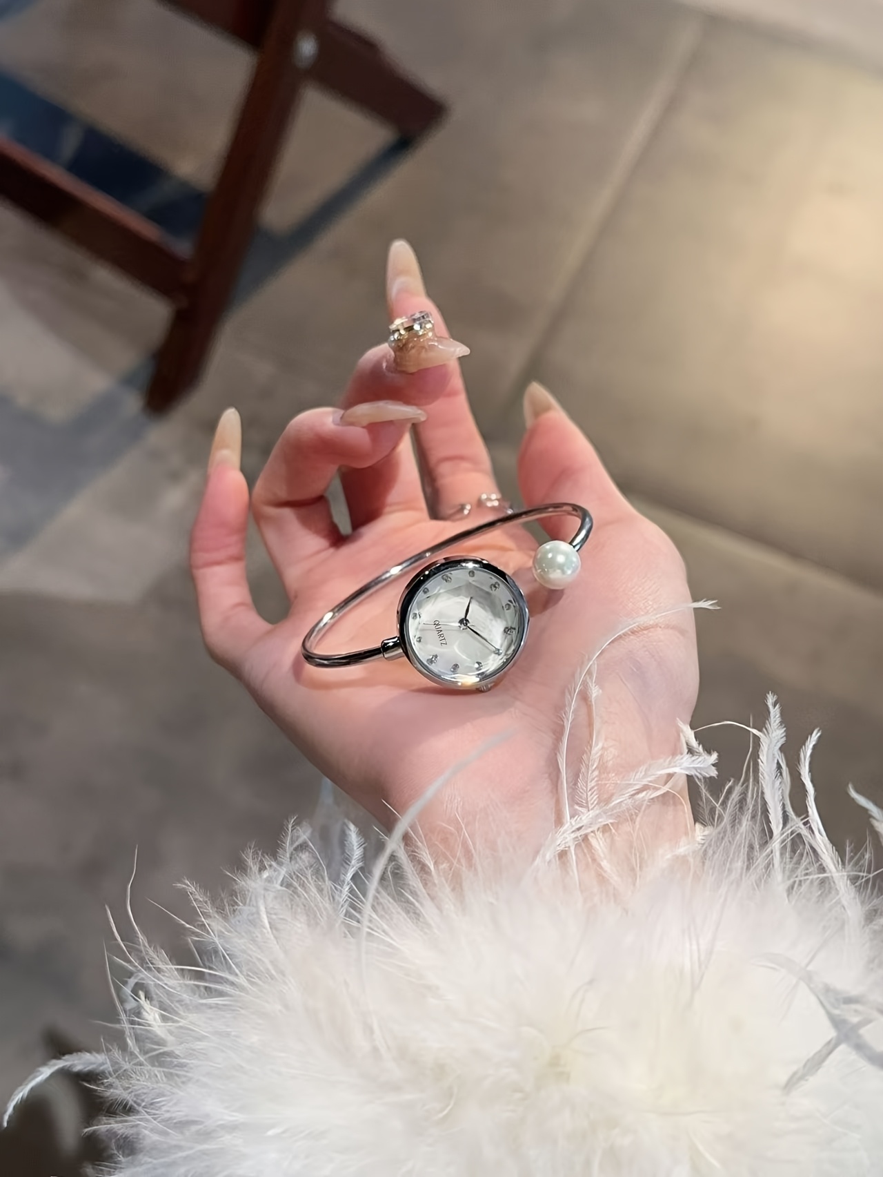1pc elegant quartz wrist watch for women bracelet shaped classic   alloy band case ideal gift for students and ladies wrist watches Product details 7