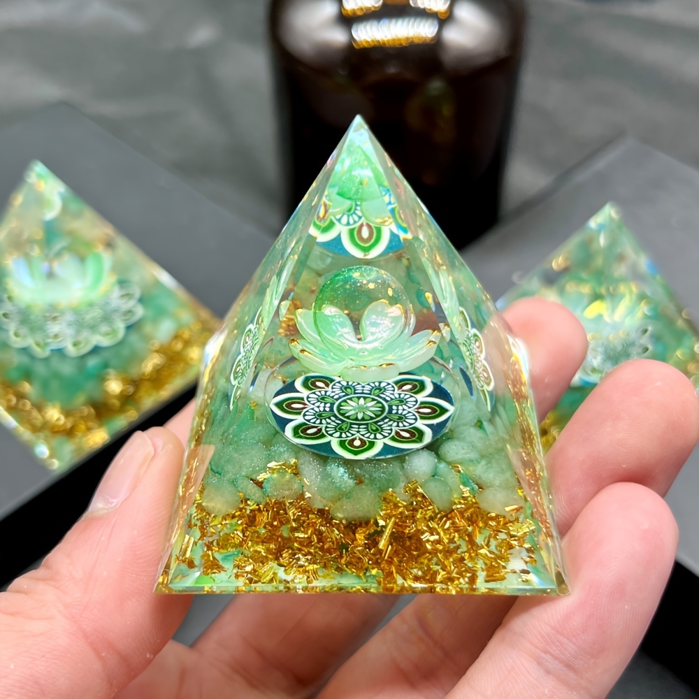 

Elegant Hand- Green Crystal Pyramid - Natural Stone Energy Ornament For Good Luck, Decor, Perfect Gift