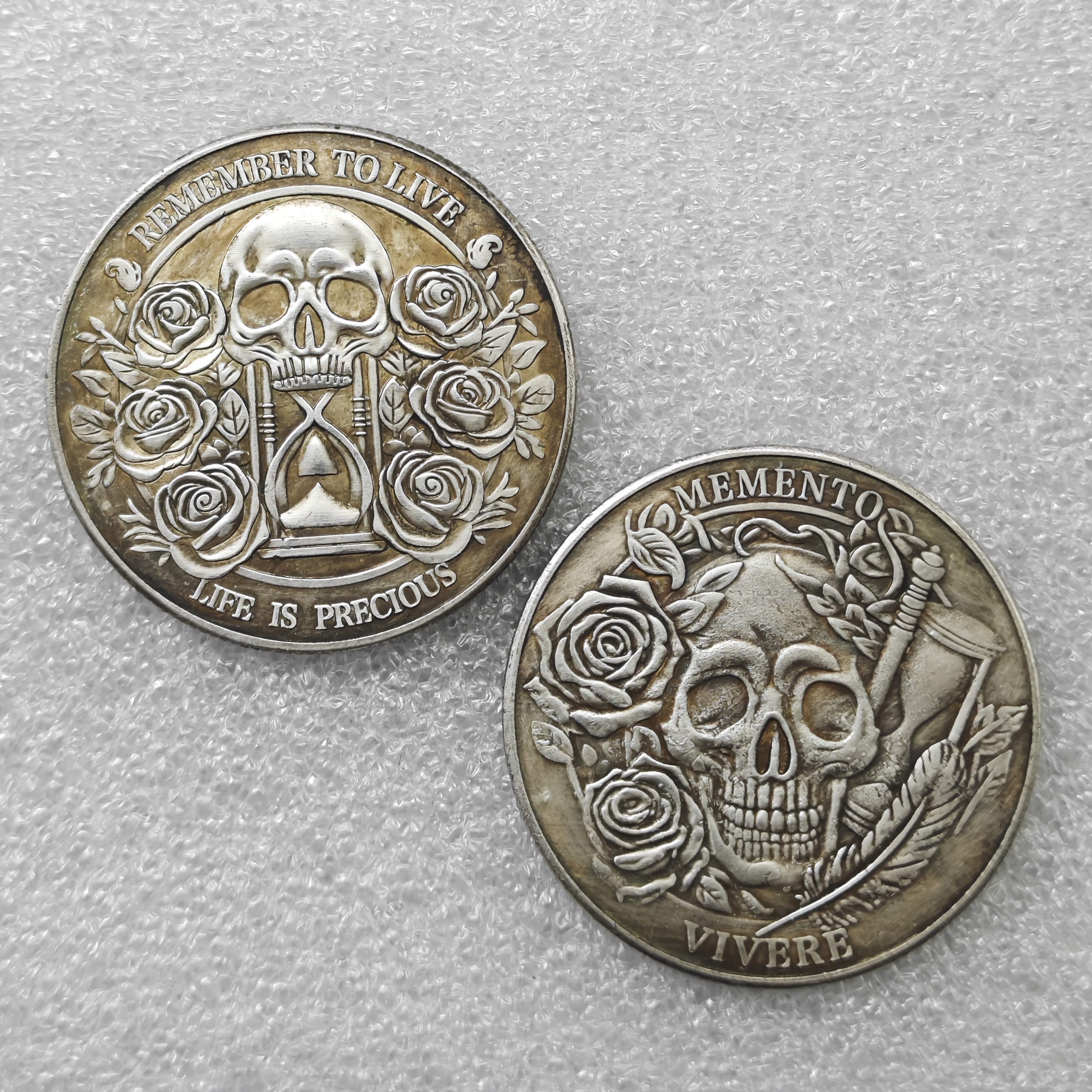 2pcs 3d And Knight Relief, Latin Lettering - Antique Replicas, Transparent Protective Box, Gothic Style Jewelry, Historical Coin Design, Exquisite , Medieval Souvenirs, To Retro Enthusiasts