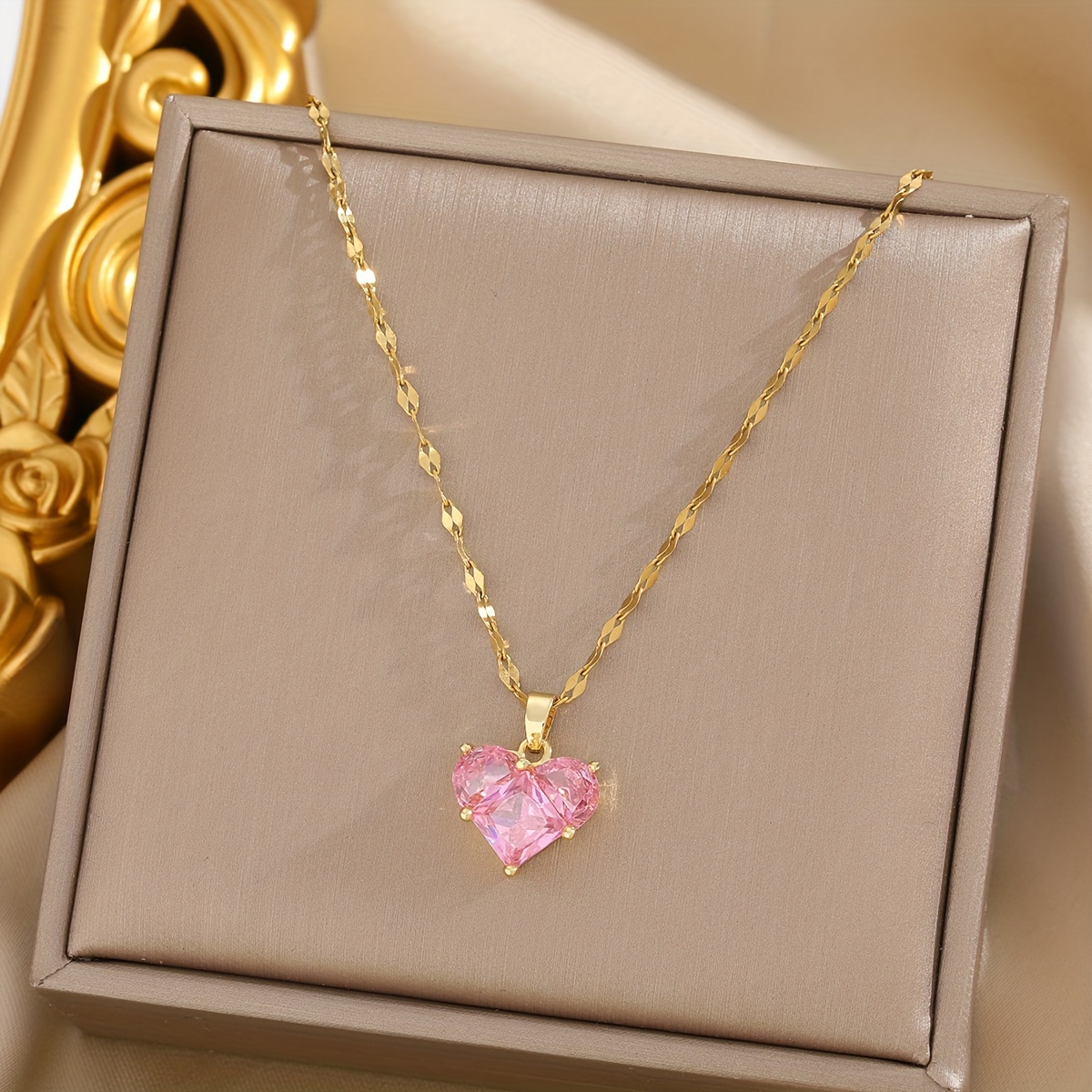  shaped pendant details 2