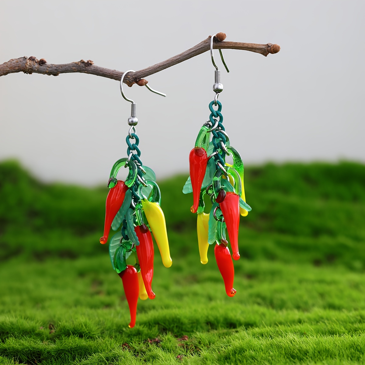 

2pcs Fashion Imitation Glass Chili Design Dangle Earrings, Creative Gift