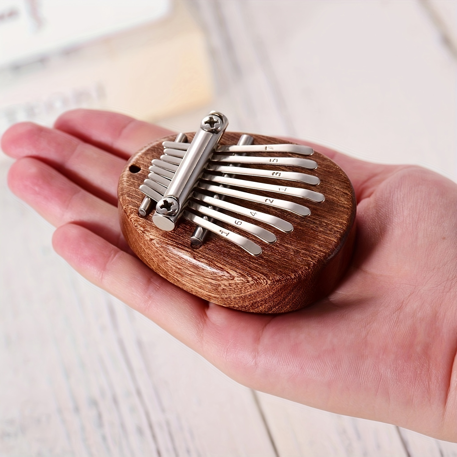 

1pc Wooden 8-key Mini Kalimba Finger With Lanyard, Portable Musical Instrument, Ideal For Beginners And Music Enthusiasts, Valentine's Day Gift - No Case Included