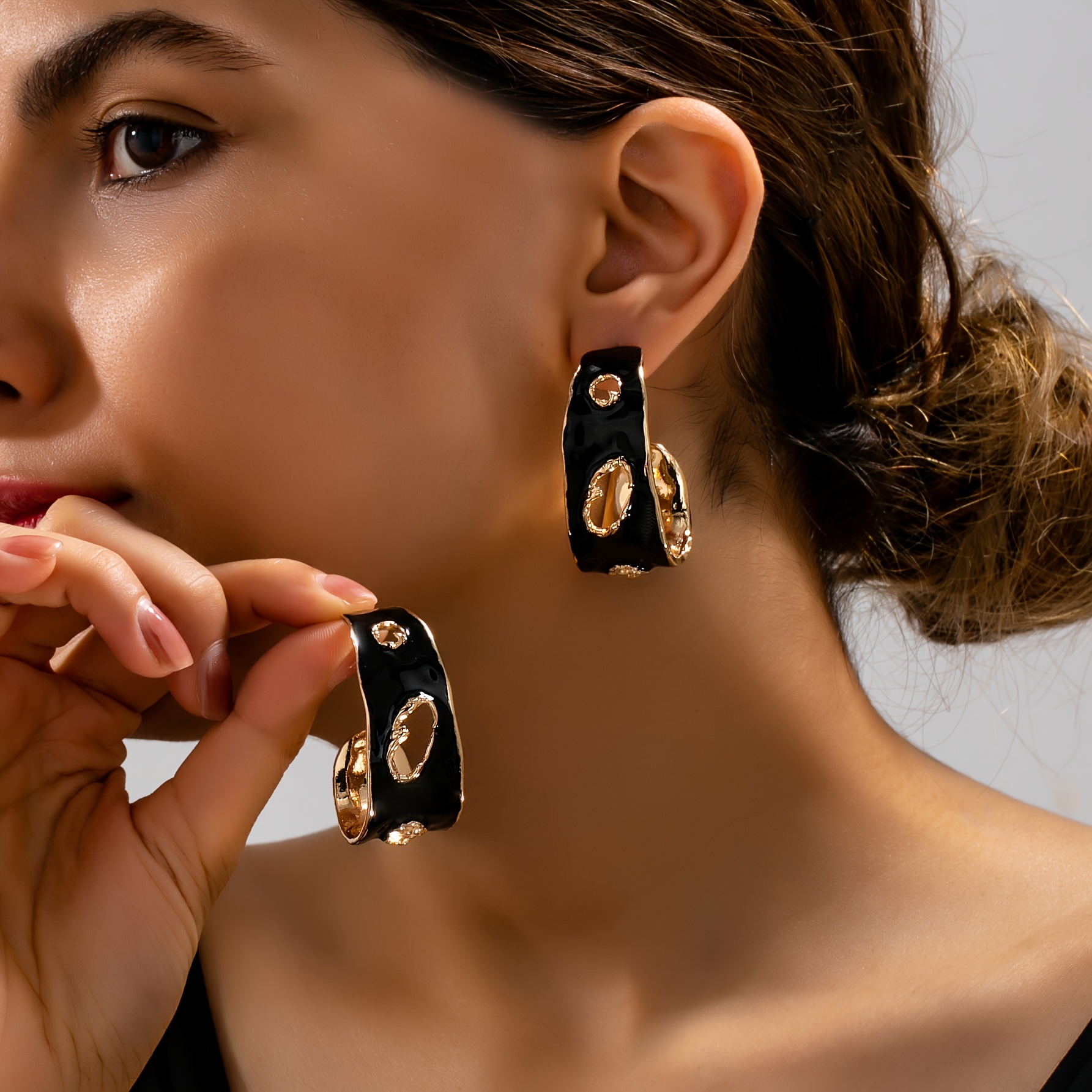 TEMU 2pcs Per Pair, Fashionable Vintage Black Drip-glaze Enamel Semi- Irregular Geometric Openwork Hoop Earrings For Women, Light Luxury Trendy And
