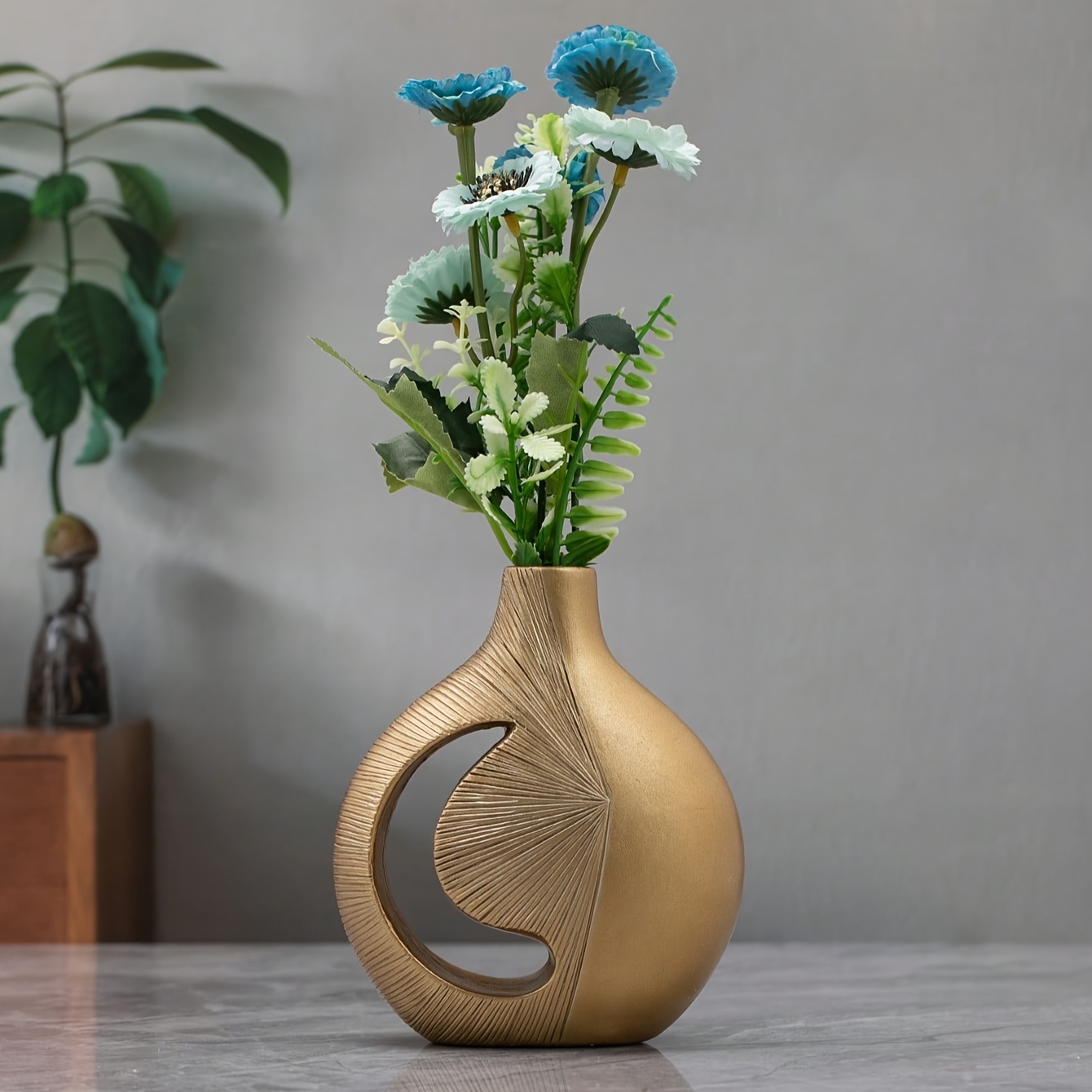

1pc Resin Golden Flower Vase, Spring Summer Home Decor Vase, Ramadan Decoration
