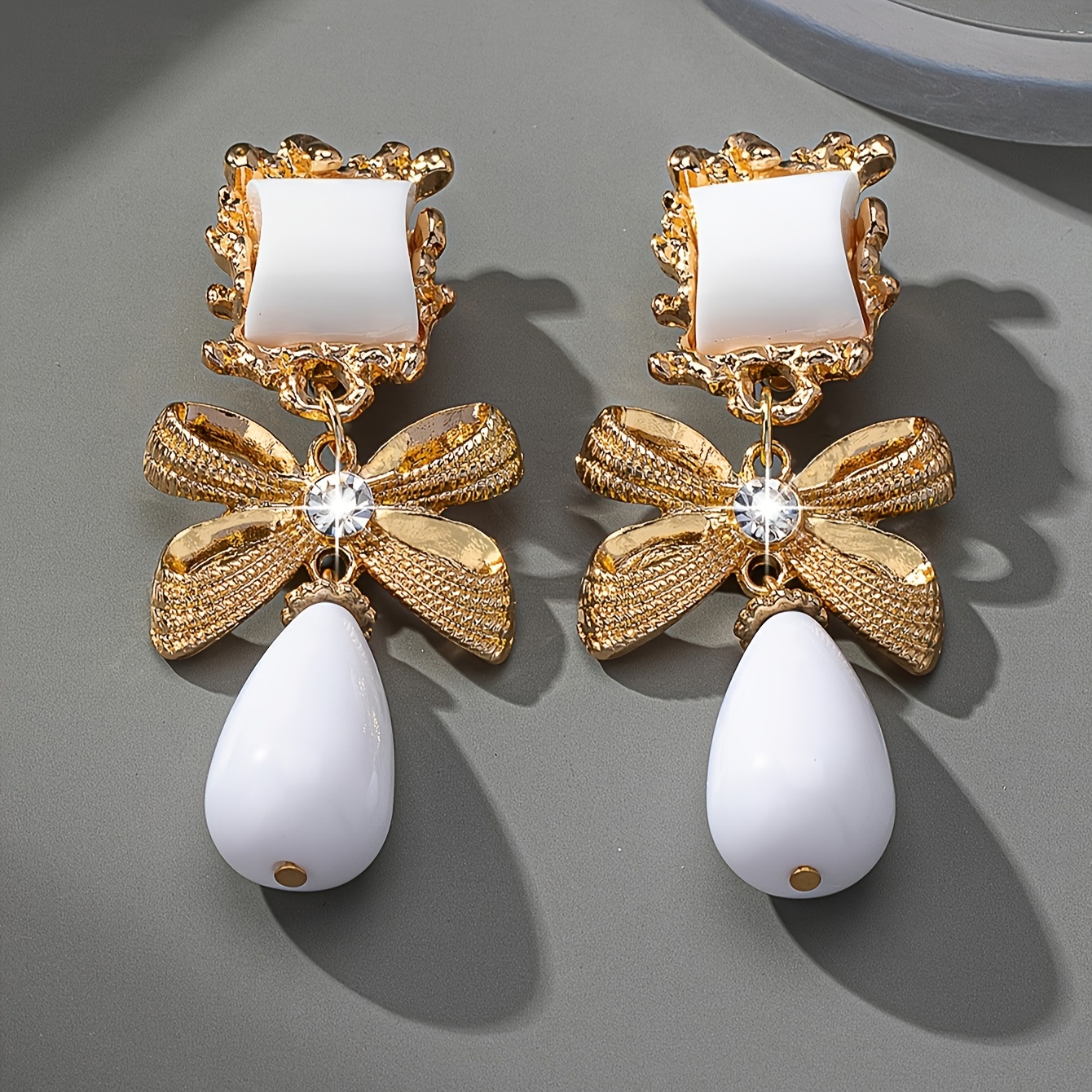 

Vintage Elegant Bowknot Clip-on Earrings, 18k Golden Plated Zinc Alloy, With Accents, Nickel-free Ear Needle, For Women - Ideal For , Banquets, And