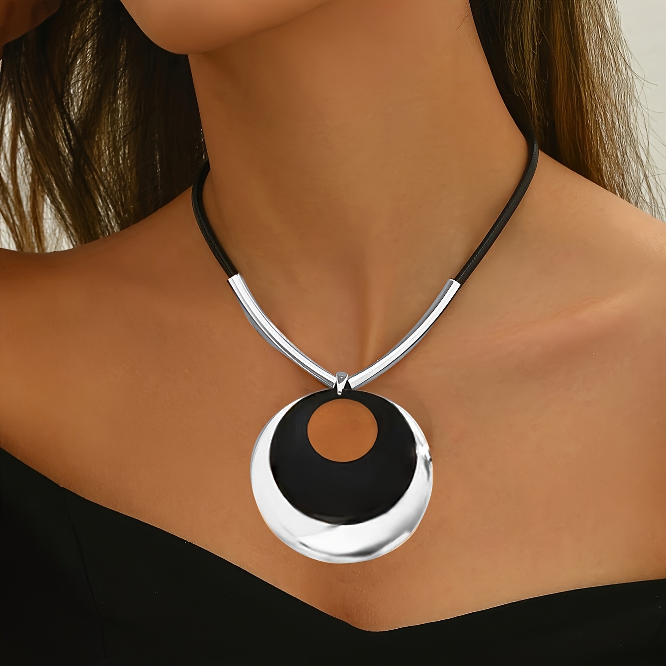 E-shop 1 Stück Damen Mode Anhänger Halskette, Vintage Kreatives Farbblock Geometrisches Lochmuster mit Kordel, Lange Vielseitige Pulloverkette für den