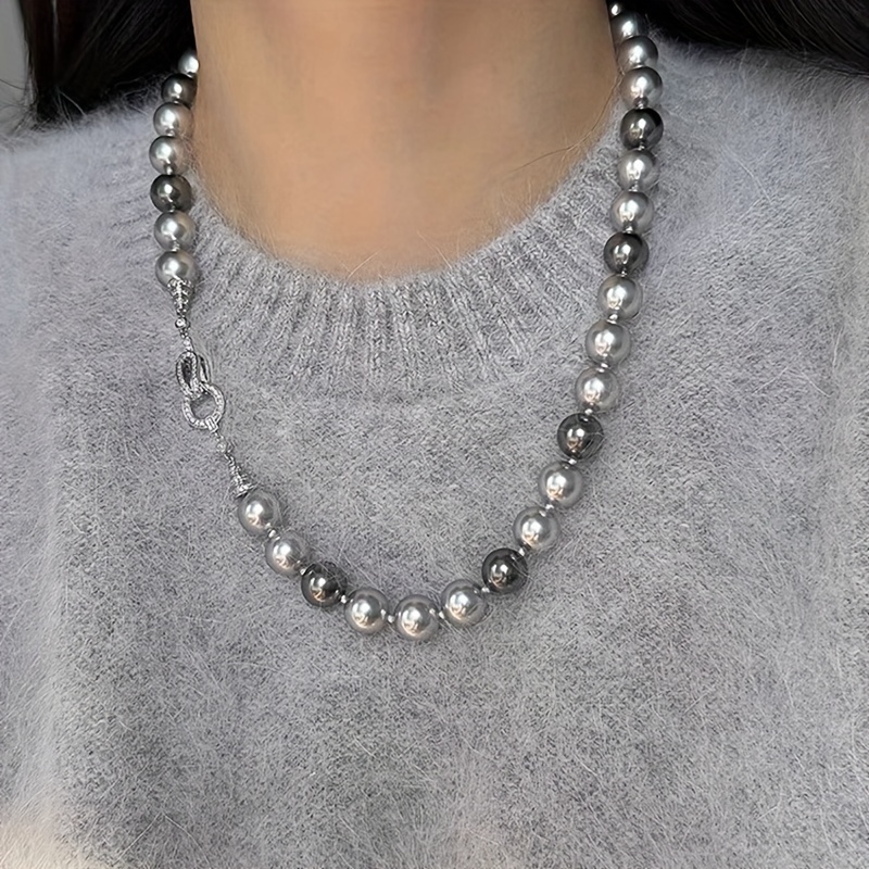 Image of A 10mm Black And Grey Mixed Color Glass Necklace, Light Luxury, High-end Feel, Suitable For Valentine's Day And Everyday Gifting