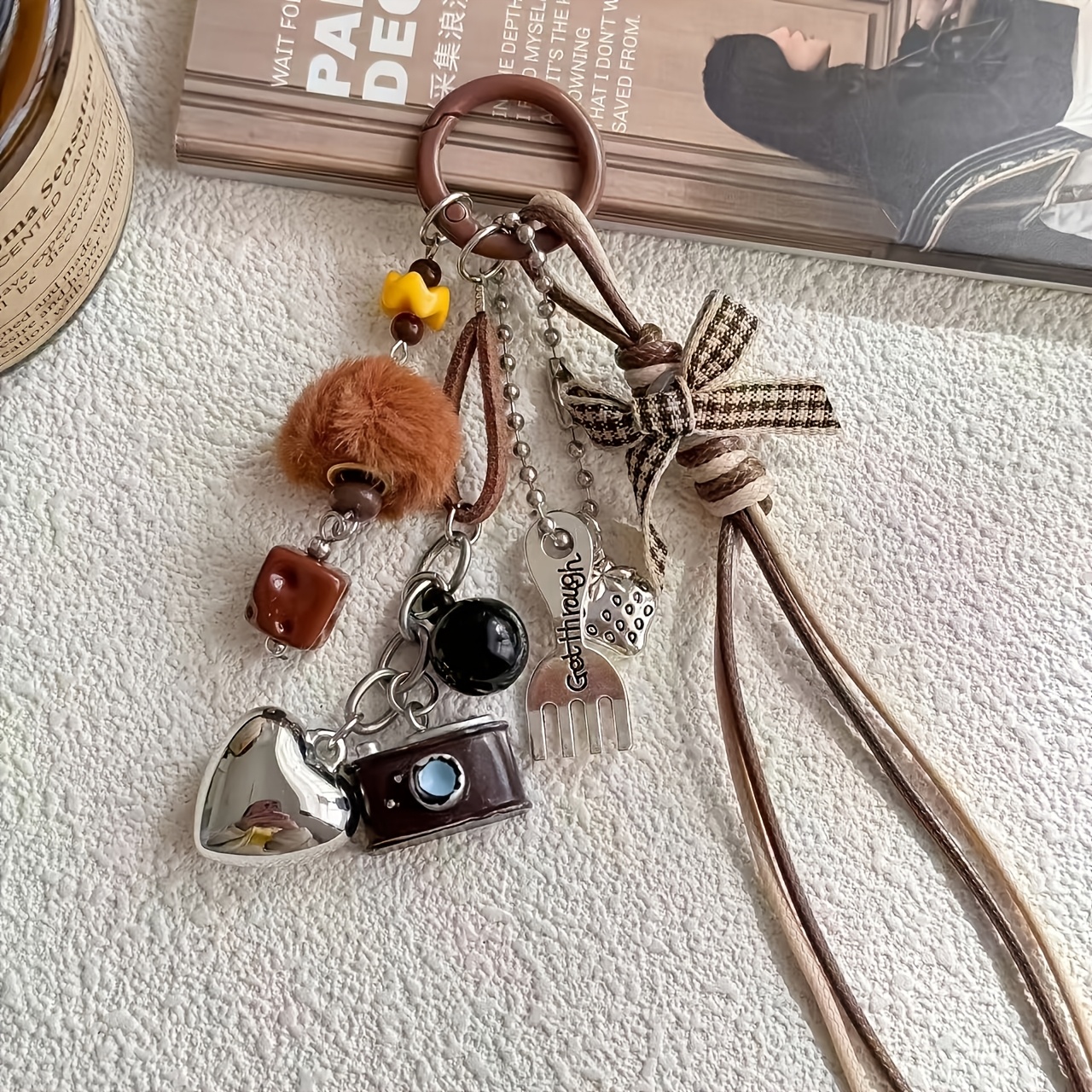 TEMU 1pc Vintage Elegant Fashion Women Keychain With Heart, Camera, Bow And Charms, Decor For Keys And Backpacks, Birthday And Valentine's Gift For