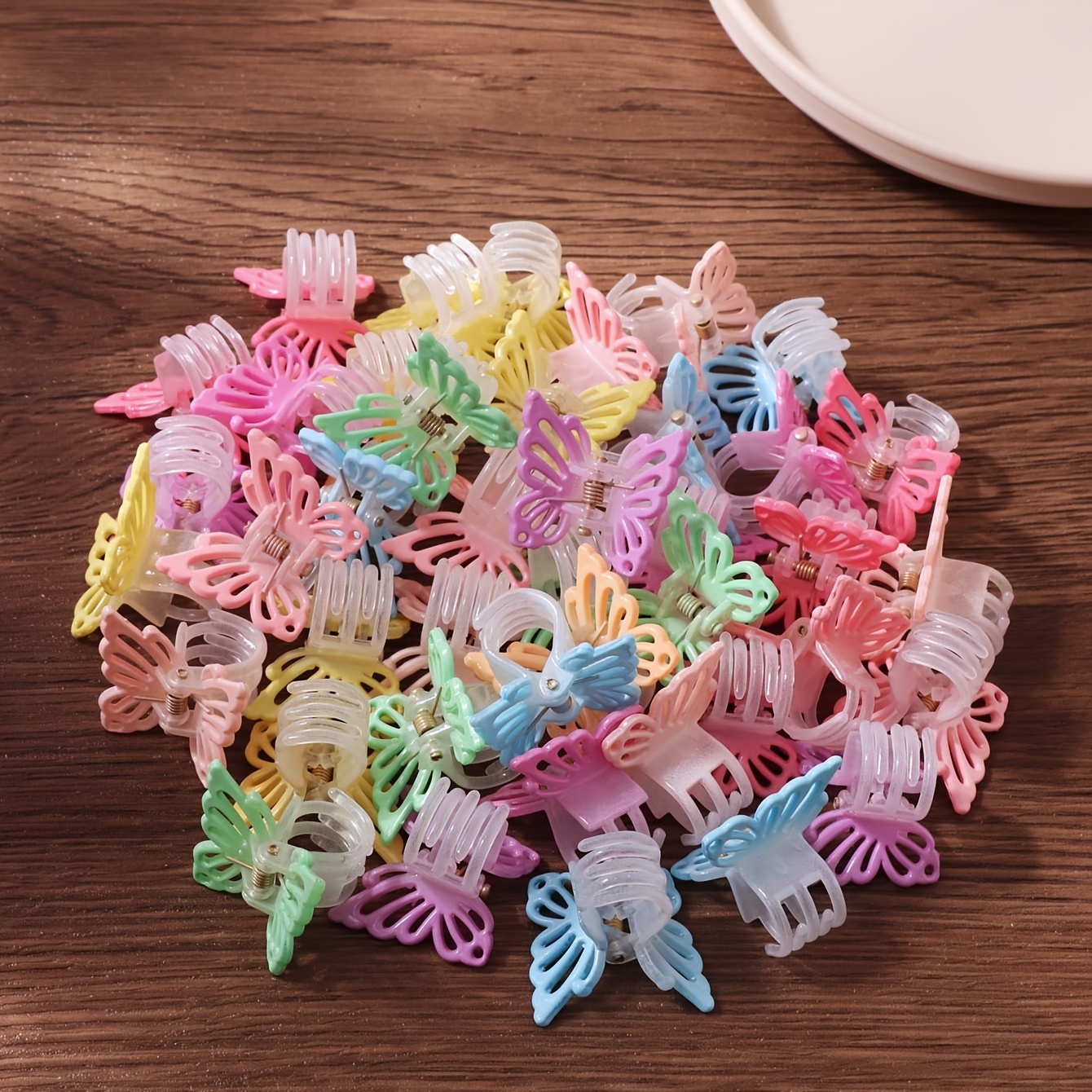 Gradient Butterfly Clip for Daily Hair Fixation