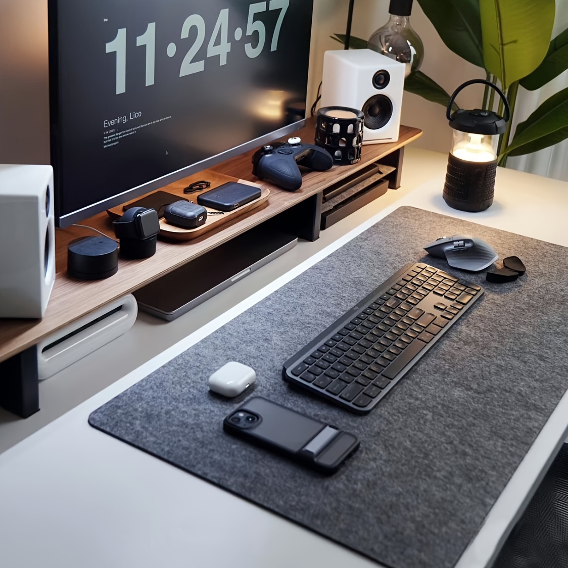 

Thickened Solid Color Felt Desk Pad, Oversized Mouse Pad, Warm And Non-slip, Suitable For Computer Office, Gaming Desk, With Edge Lock