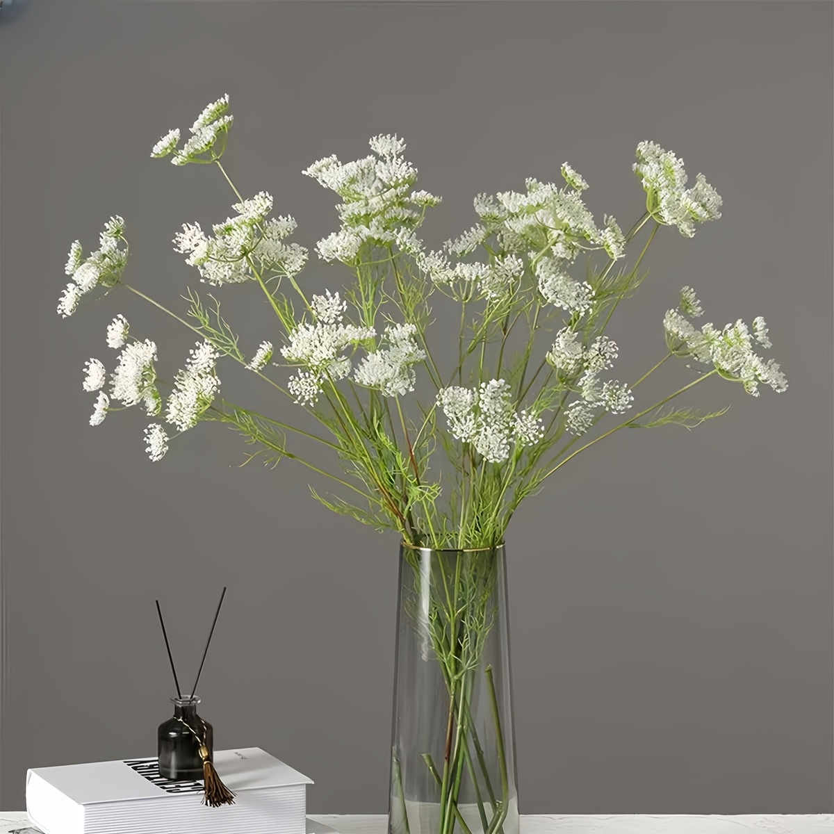 

A Synthetic Simulation Of 5 Lace Flowers, Measuring 31.50 Inches, Featuring Realistic Artificial Stems, Suitable For Home And Wedding Decorations, Versatile For Indoor And Outdoor Use.