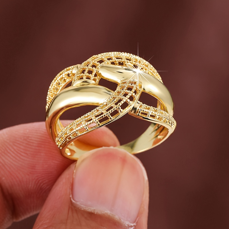 Stylish Women's Thread Entwined Ring with Cut-out Design