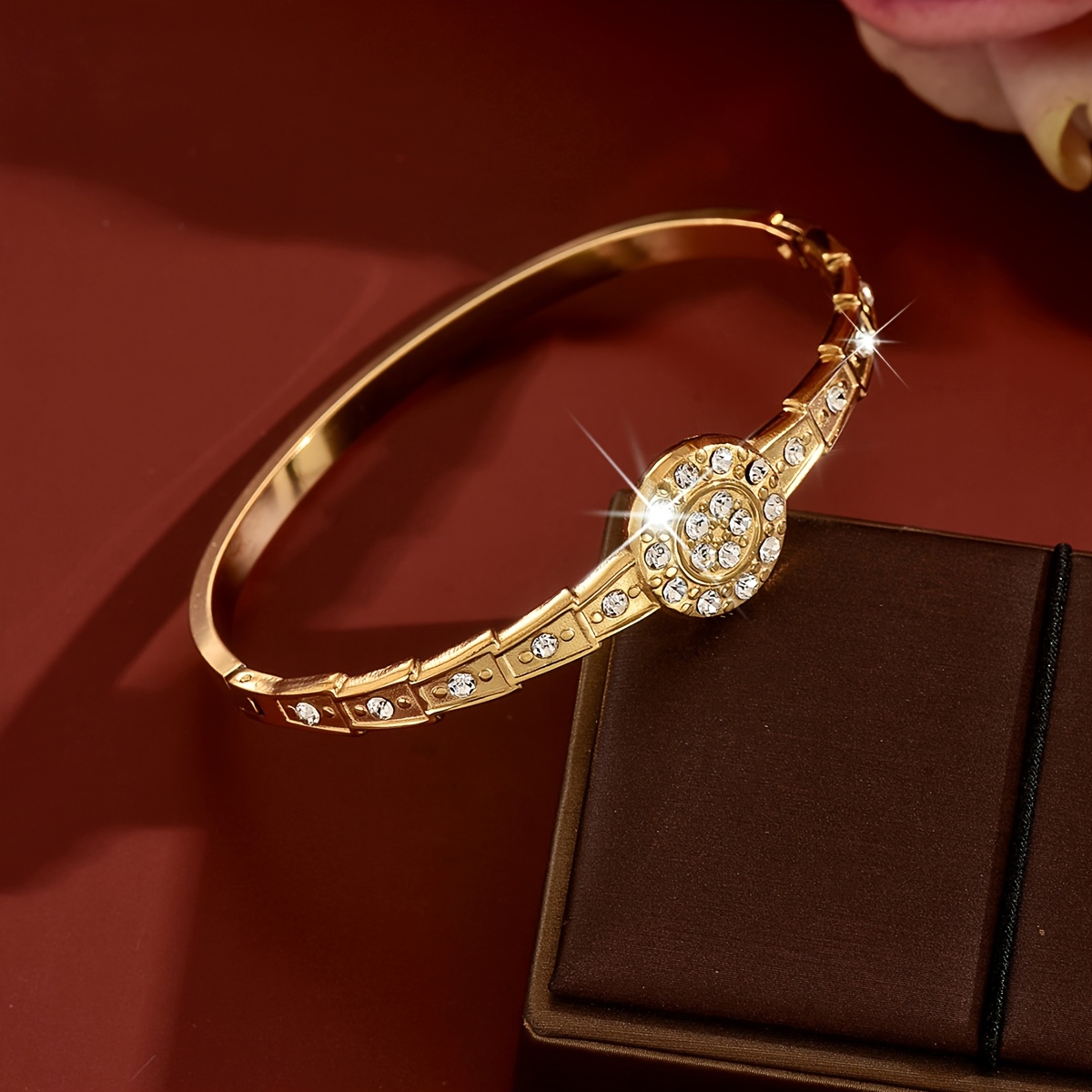 Women's Classic Round Embossed Decorative Bangle, Stylish Stainless Steel